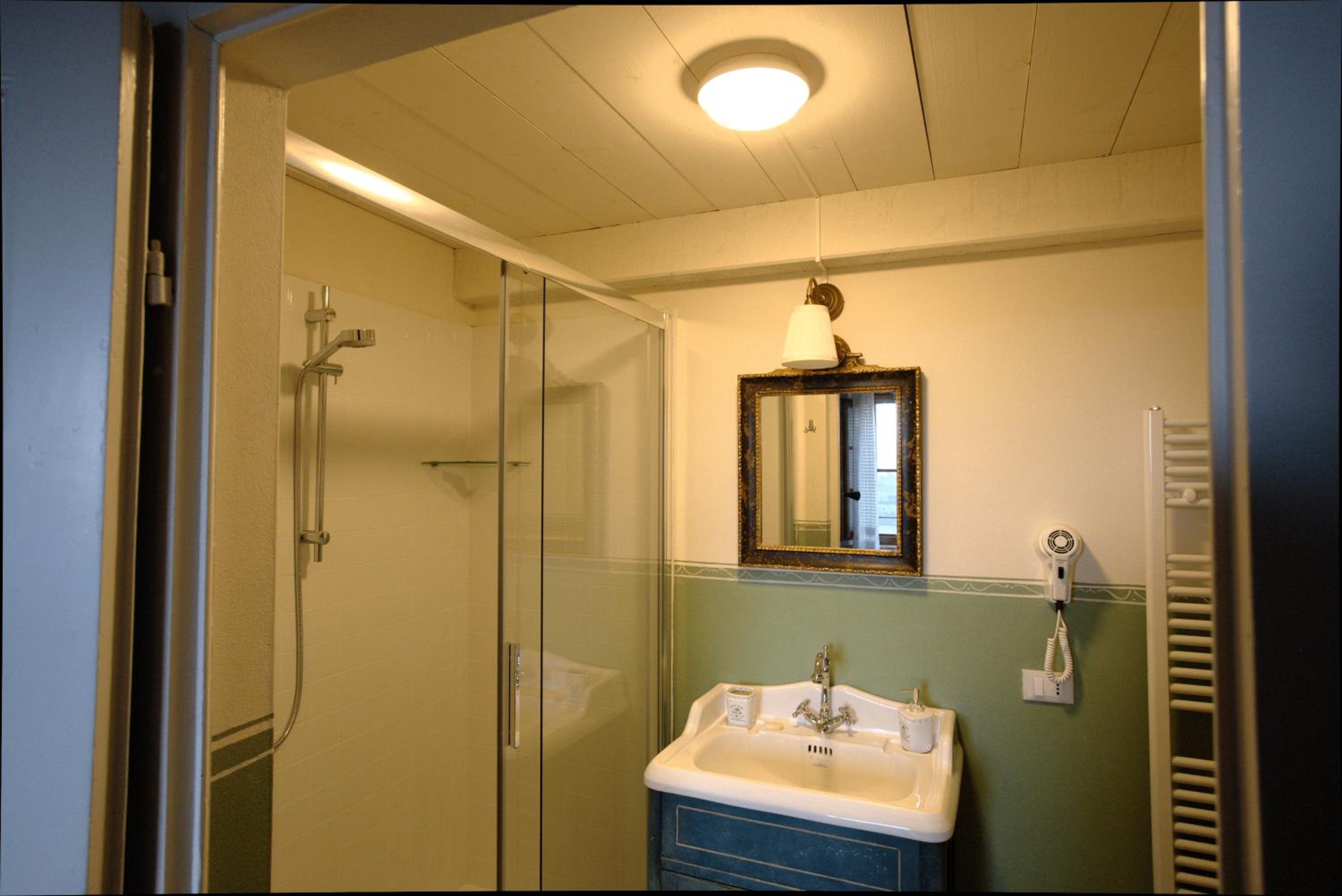 Deluxe Double Room with Extra Bed photo 3