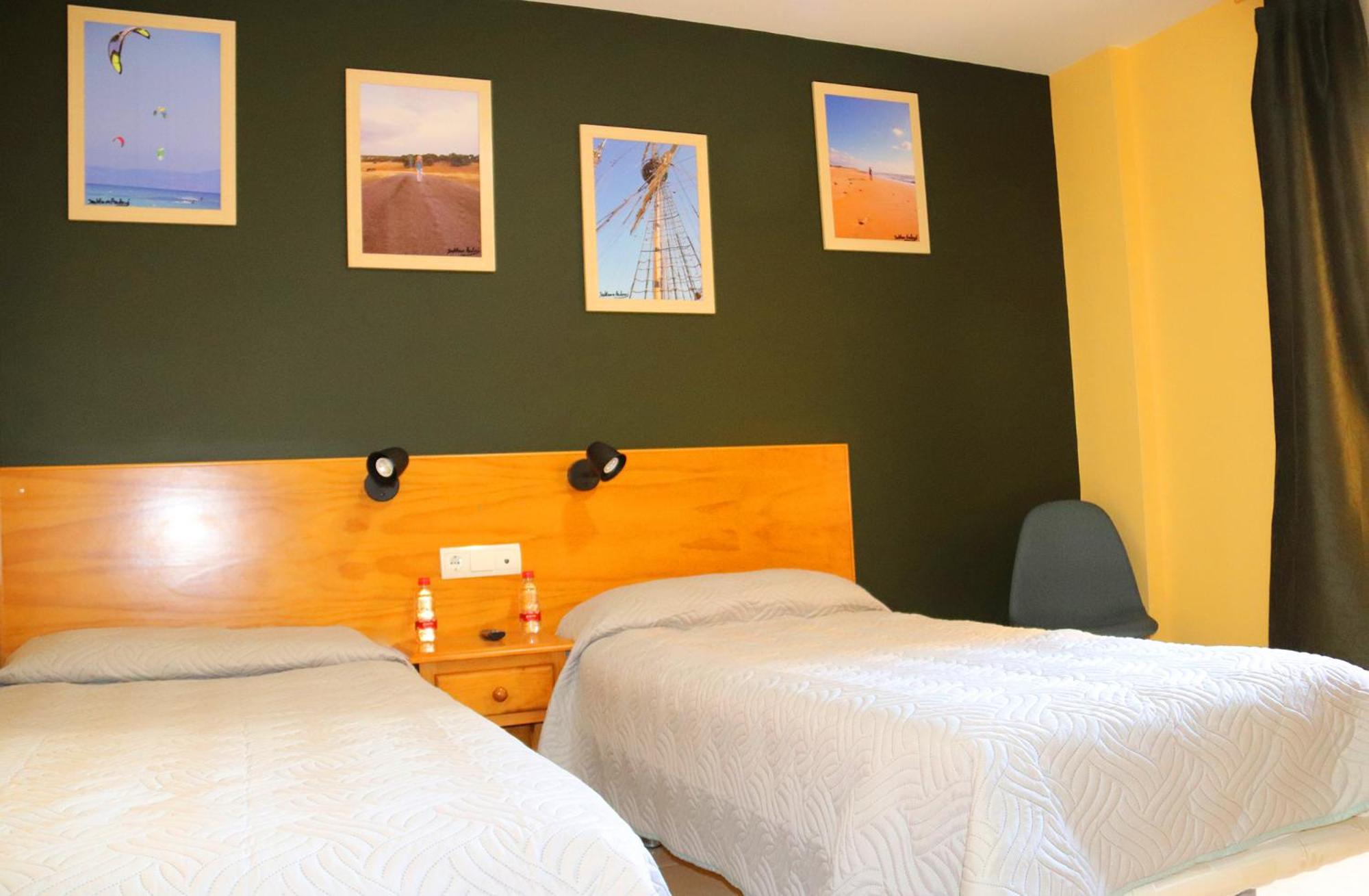 Double Room with Patio - Photo 3