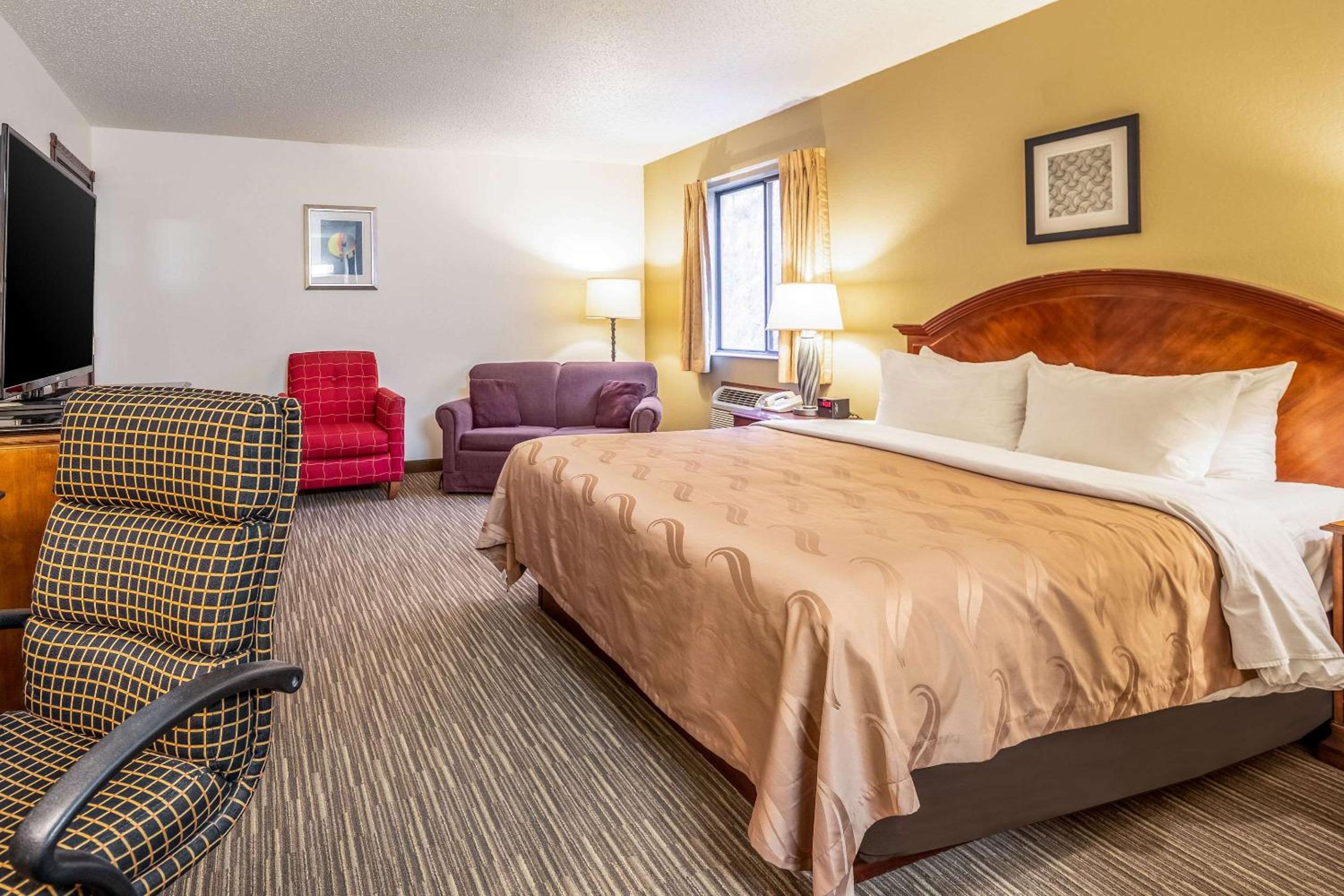 King Room - Non Smoking - Photo 4