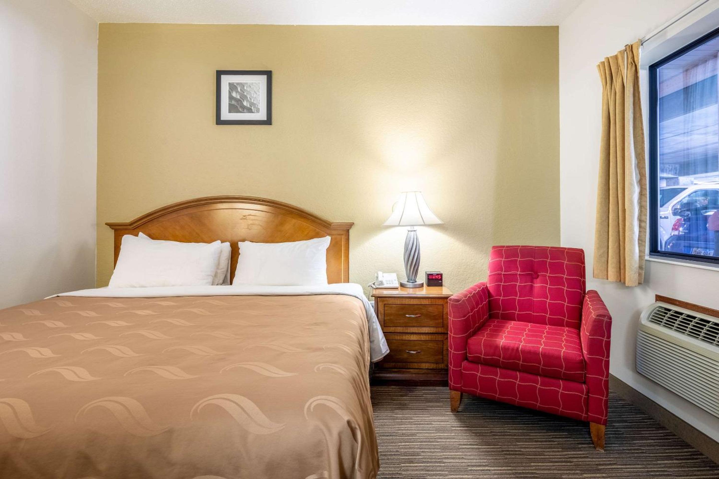 King Room - Accessible/Non-Smoking - Photo 2