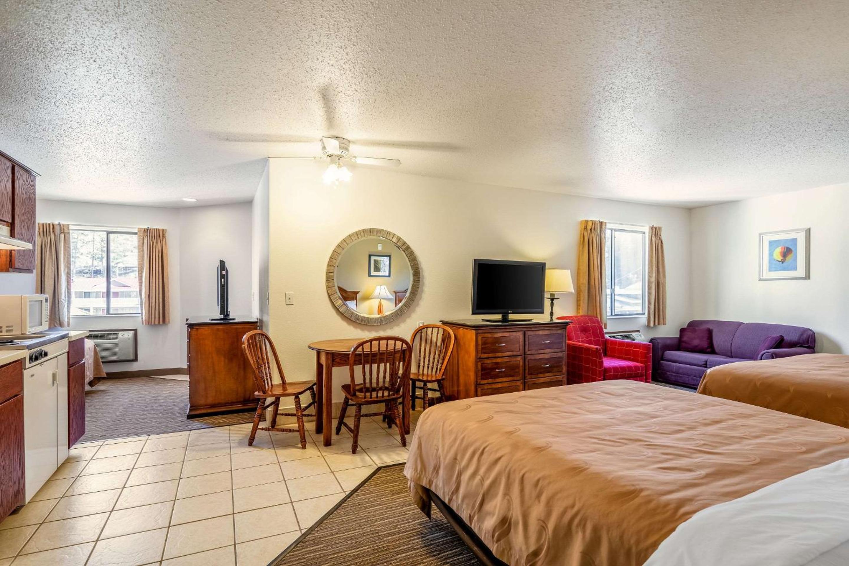 Superior Efficiency Family Suite - Non Smoking - Photo 8