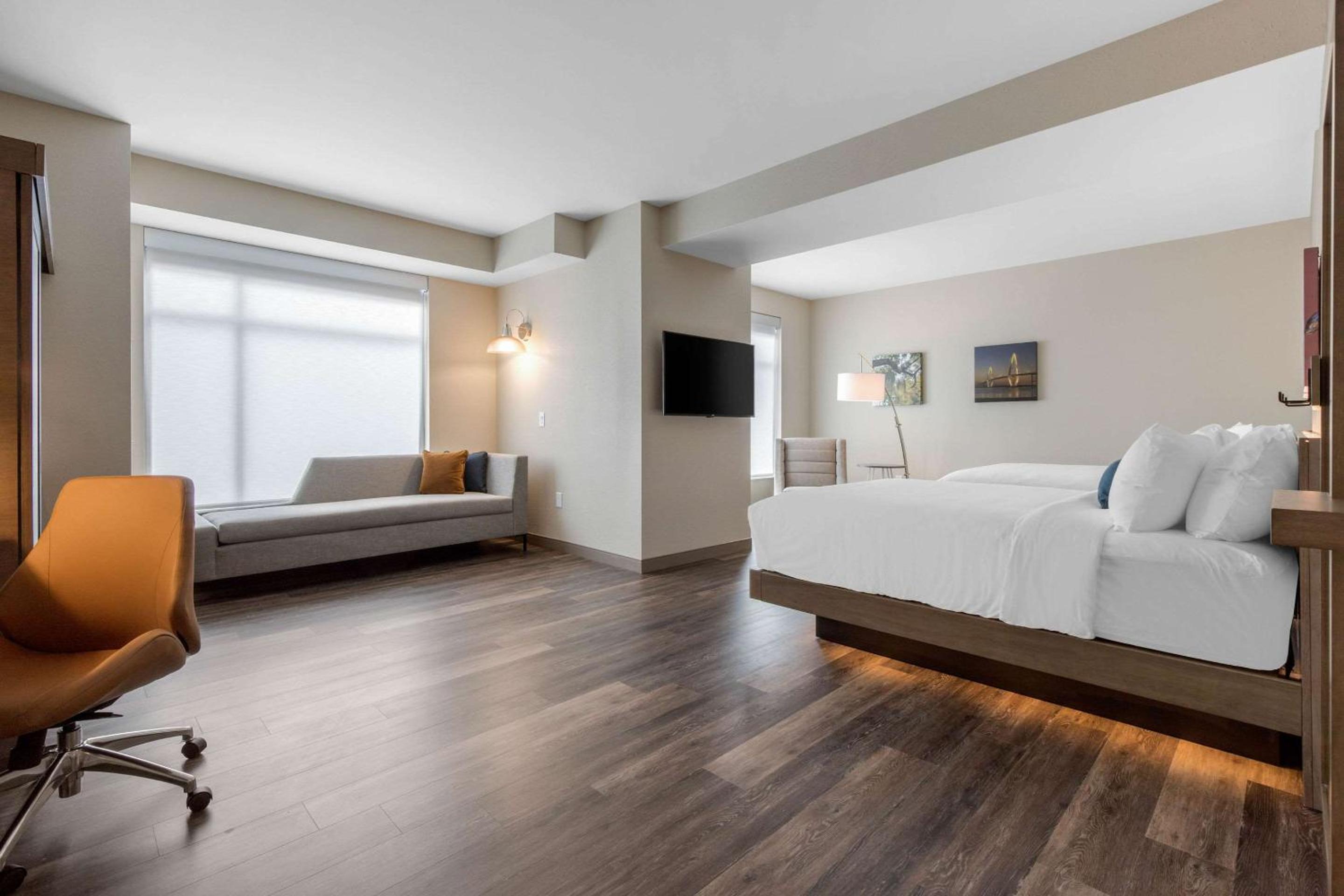 Queen Room With Two Queen Beds - Accessible/Non-Smoking  - Photo 1