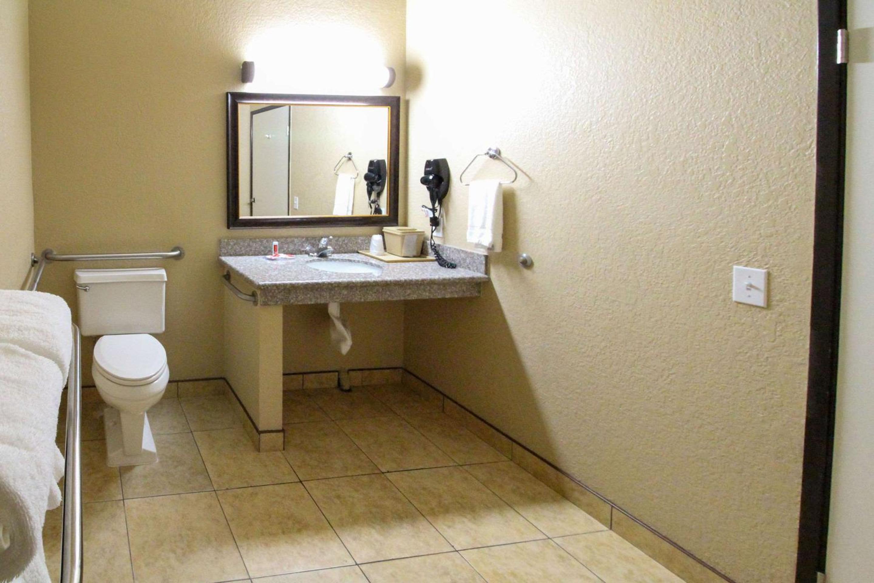 Queen Room - Accessible/Nonsmoking - Photo 5
