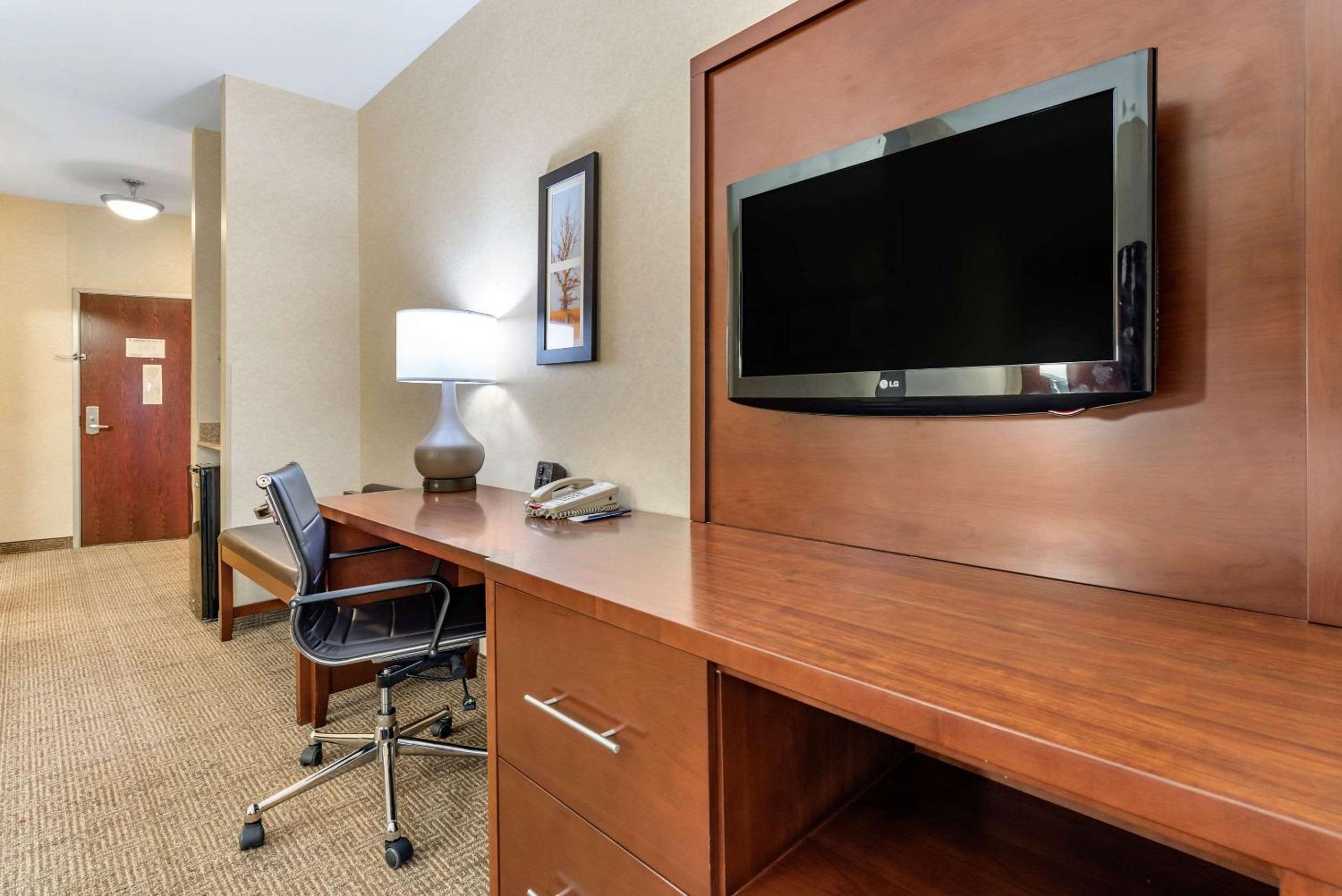 Comfort Suites Elkhart South, Photo 4