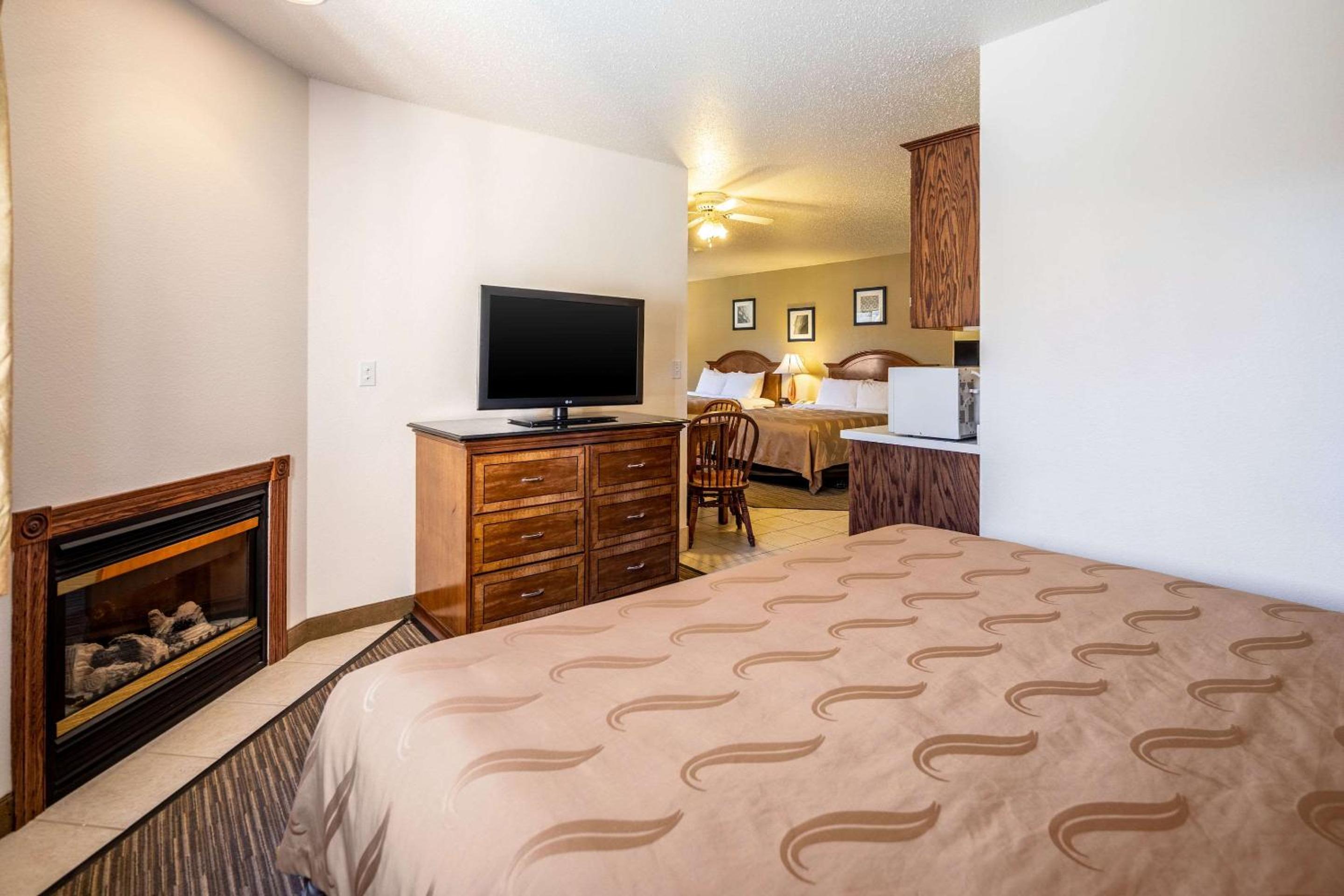 Superior Efficiency Family Suite - Non Smoking - Photo 5
