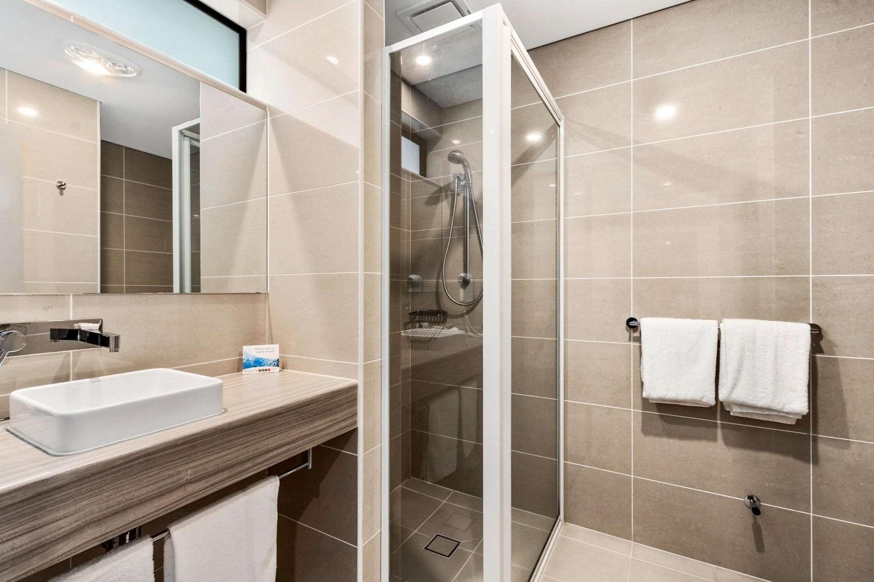 Superior Queen Suite photo 3