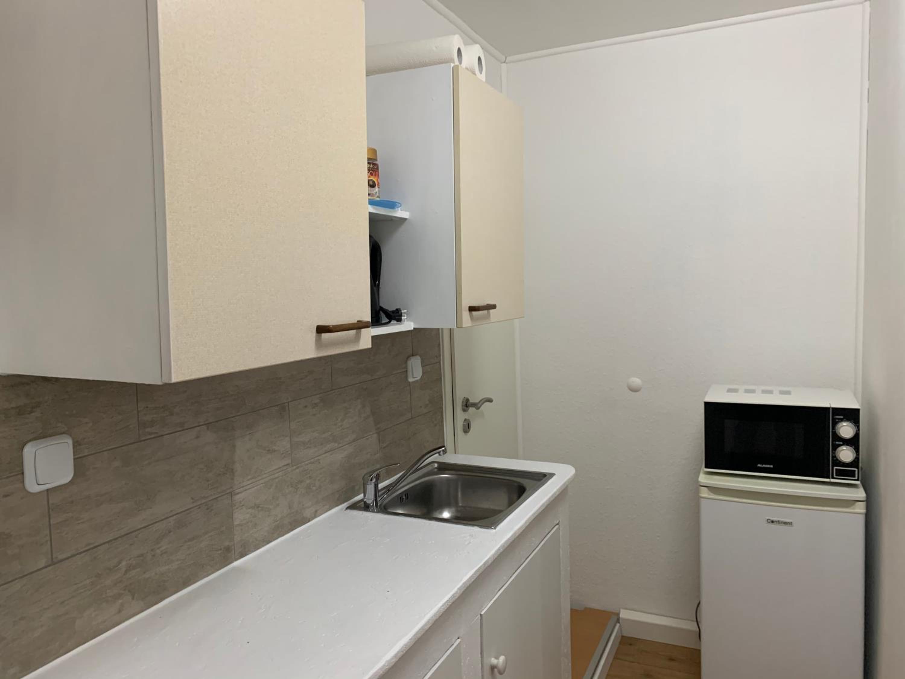 Basic Triple Room photo 2