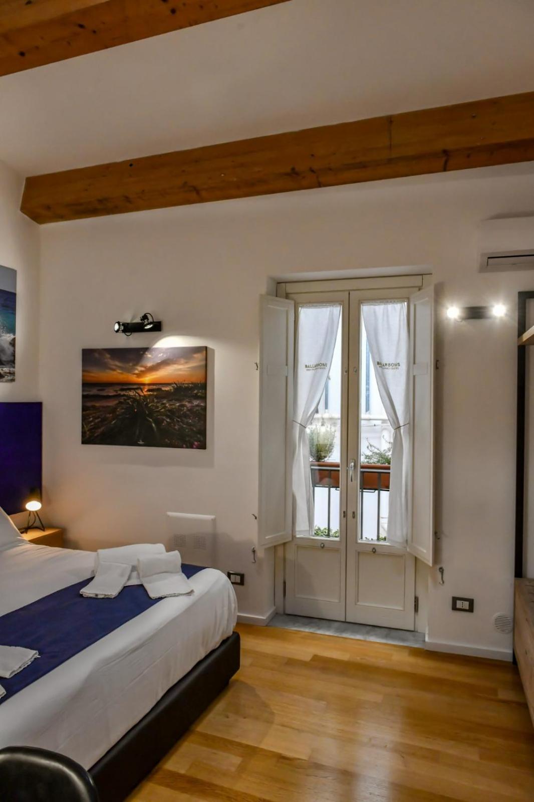 Double Room with Private Bathroom - Photo 2