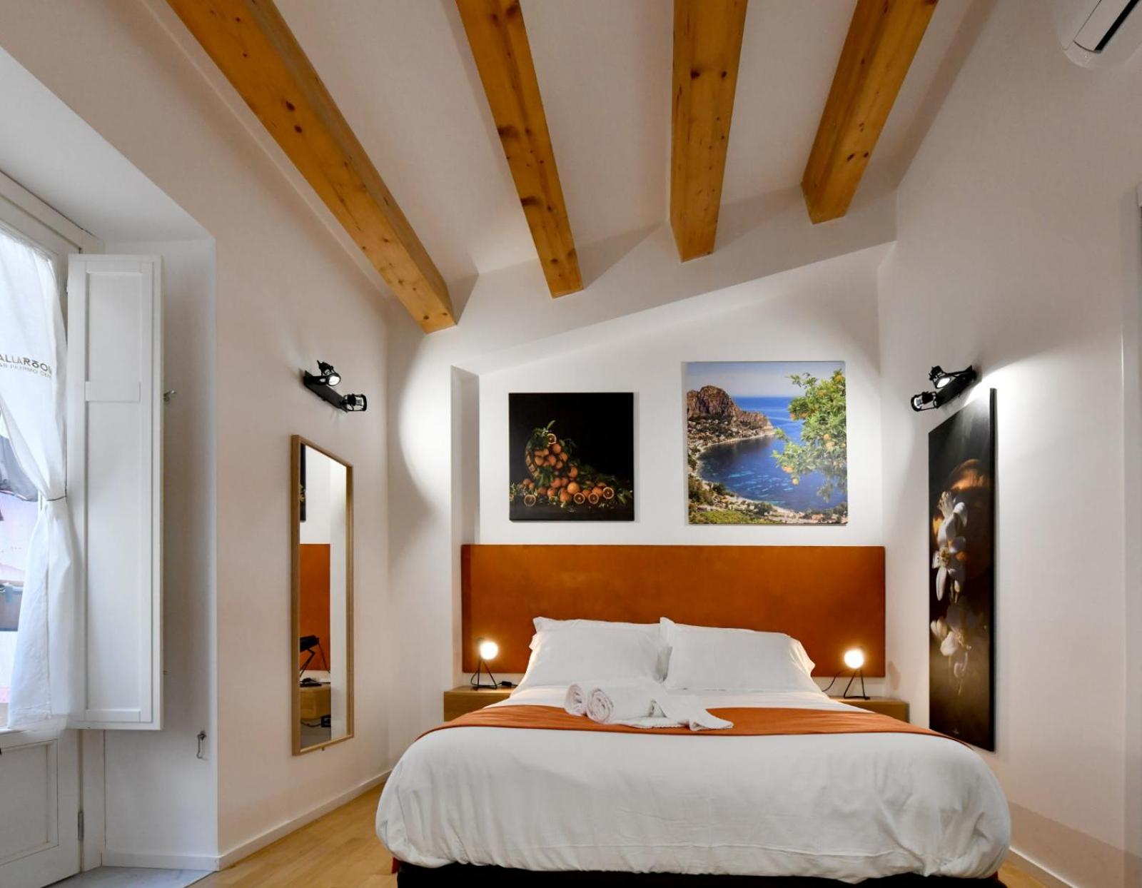 Double Room with Private Bathroom - Photo 14