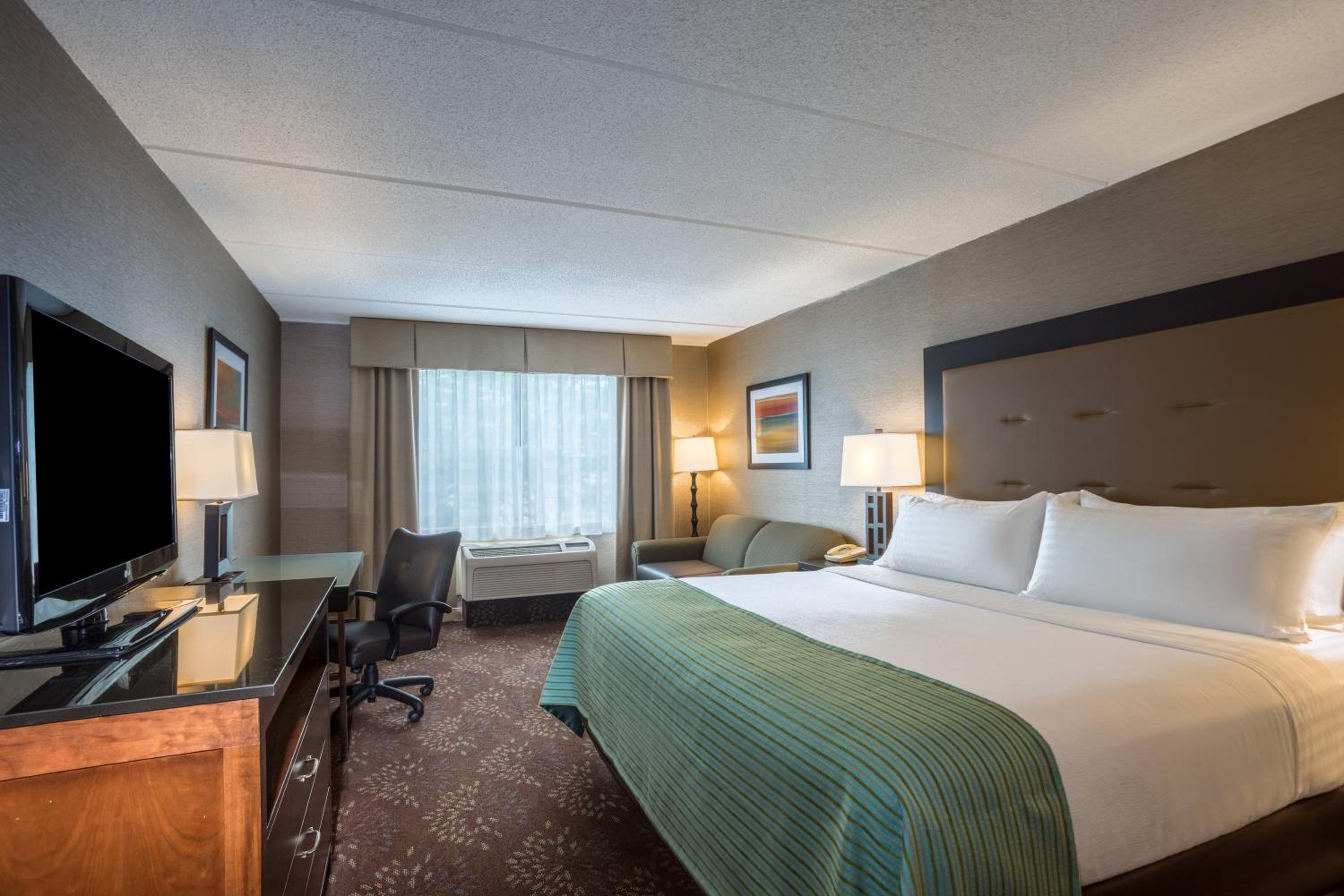 Standard King Room - Photo 2