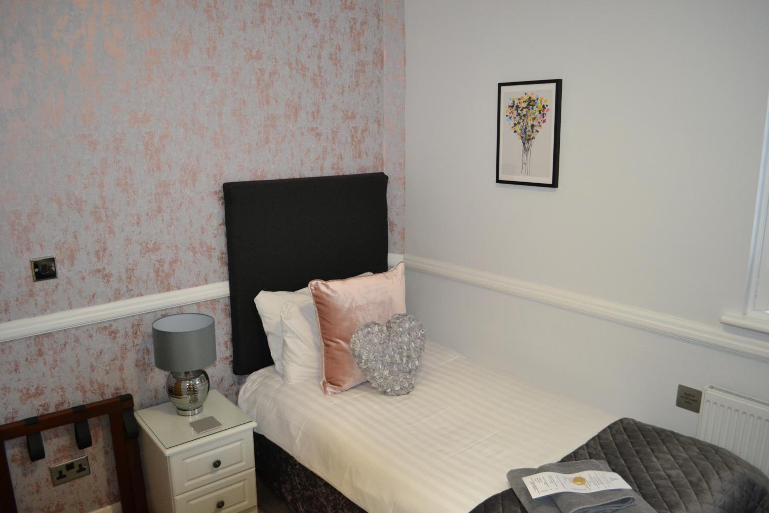 Single Room photo 2