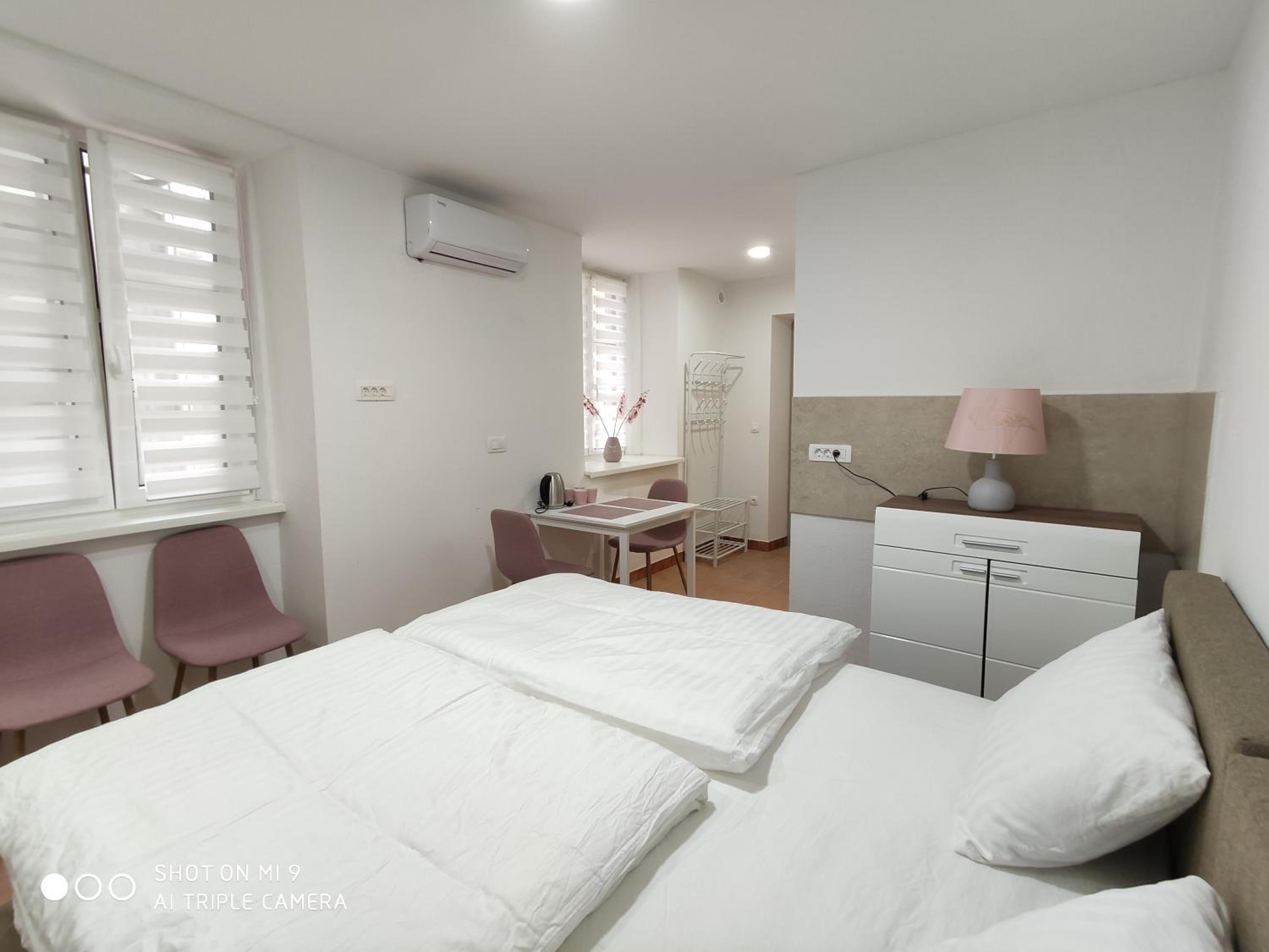 Superior King Room - Photo 6