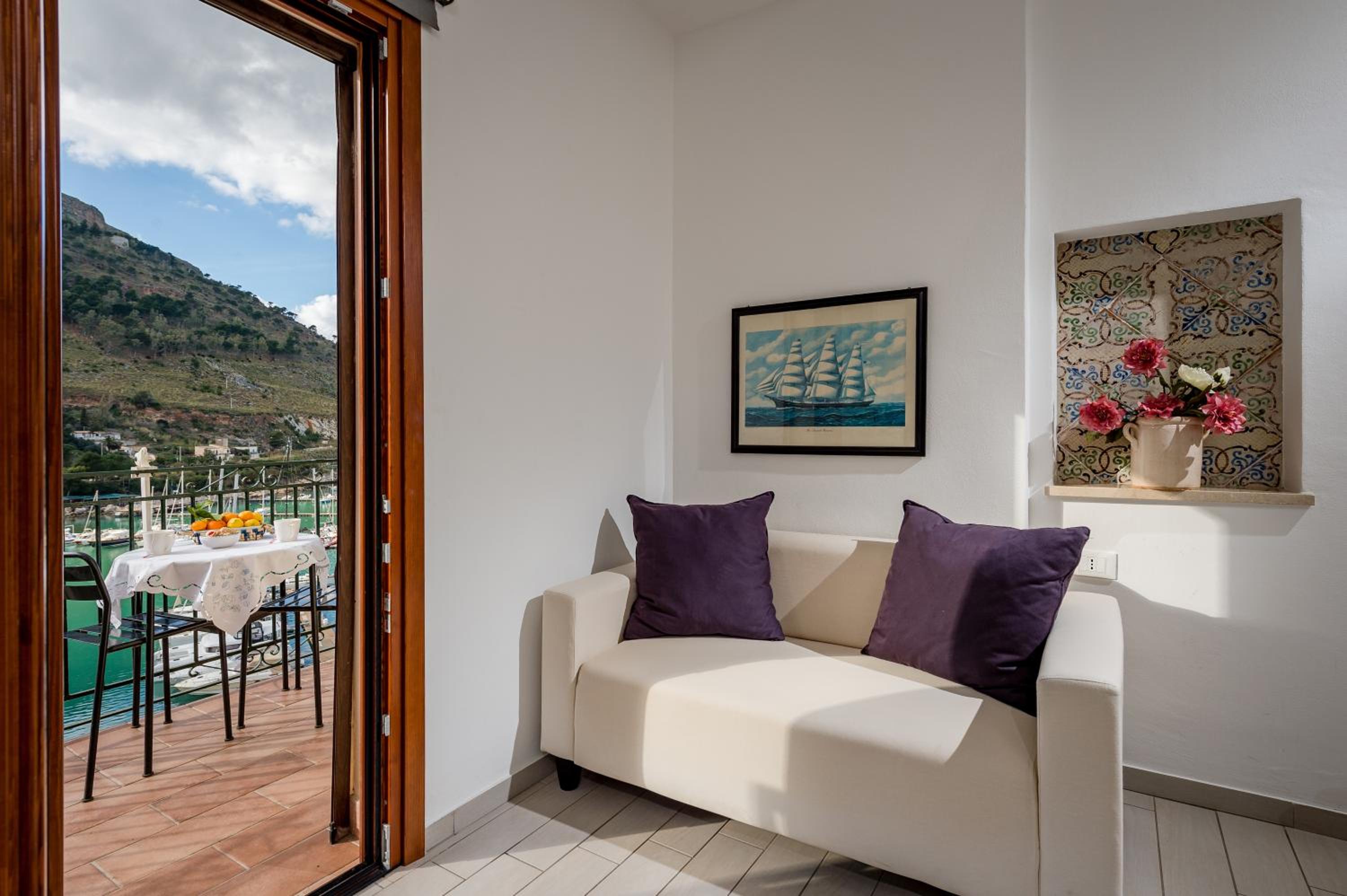 Studio Apartment with Sea View