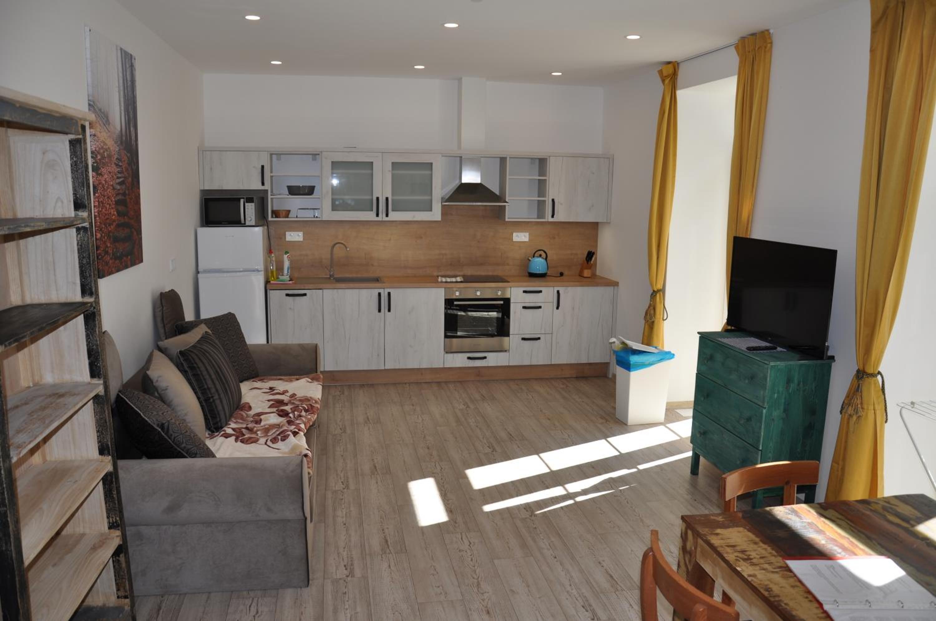Apartment with Forest View and Terrace - Photo 28