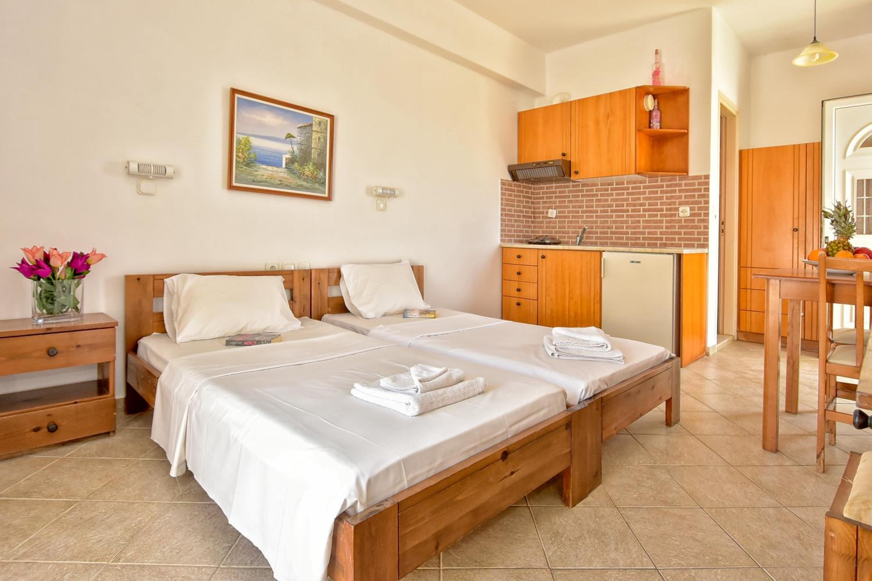 Studio (2 Adults)