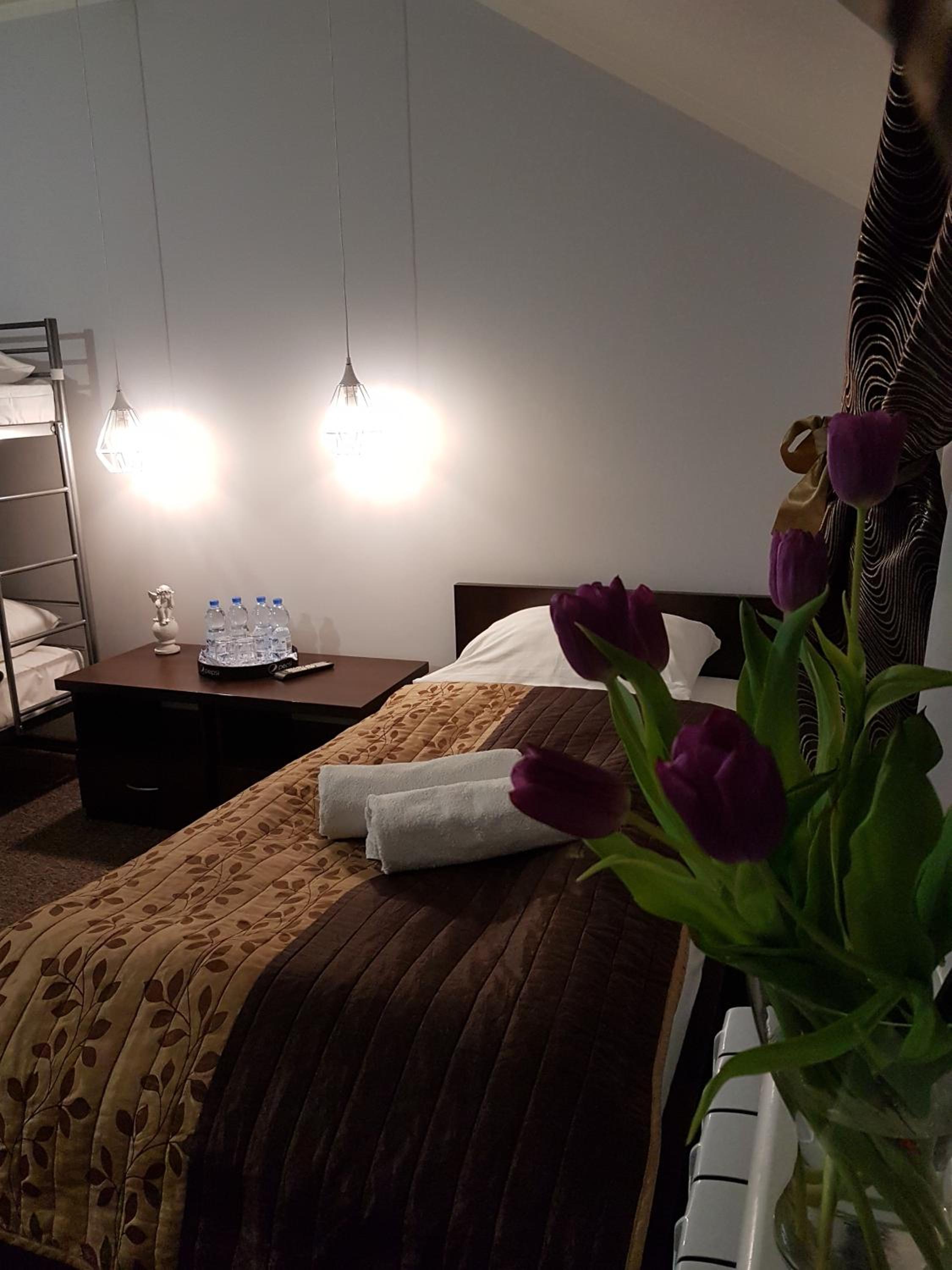 Quadruple Room with Private Bathroom - Photo 1