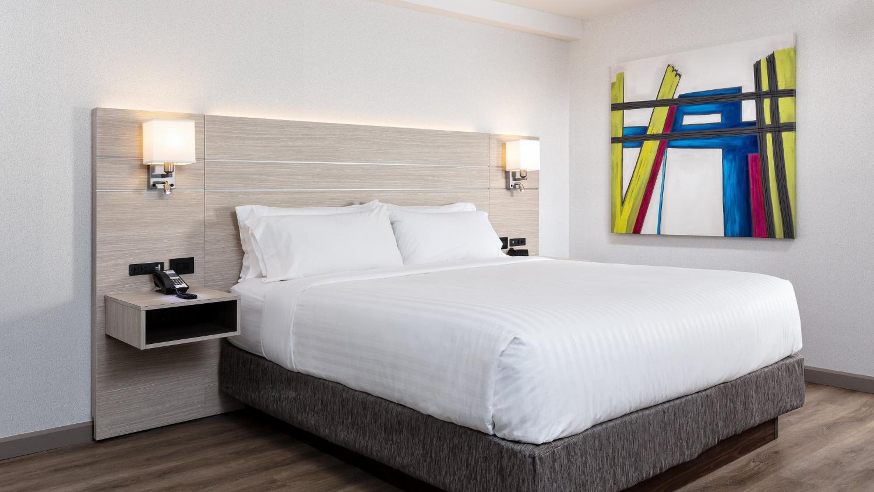 Standard King Room - Photo 4