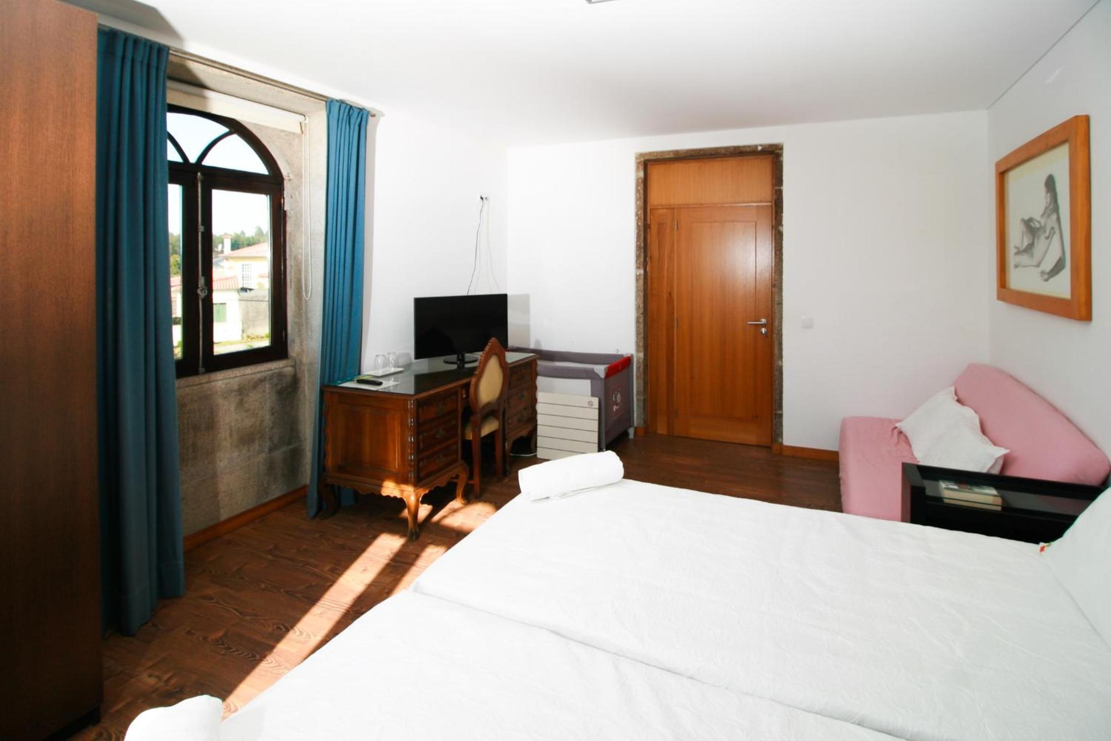 Double Room - Photo 5