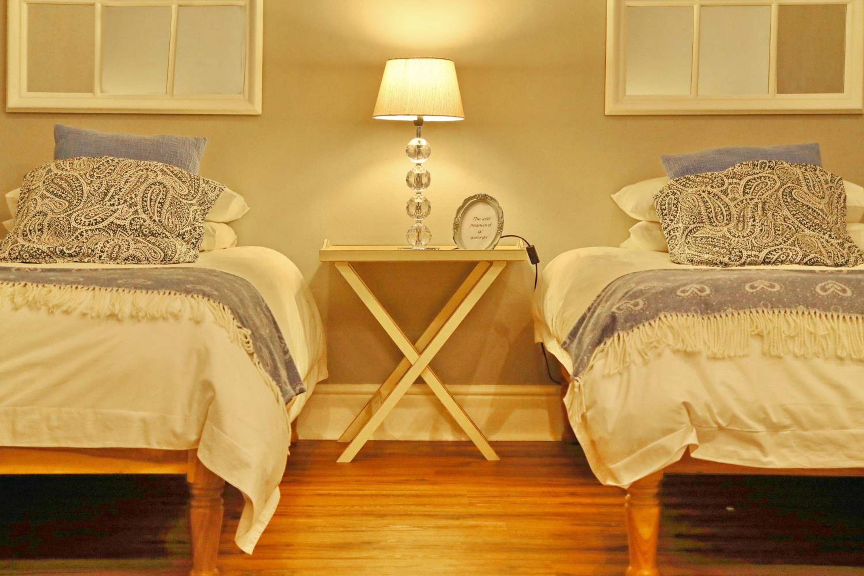 Family Room - Not Pet Friendly - Photo 6