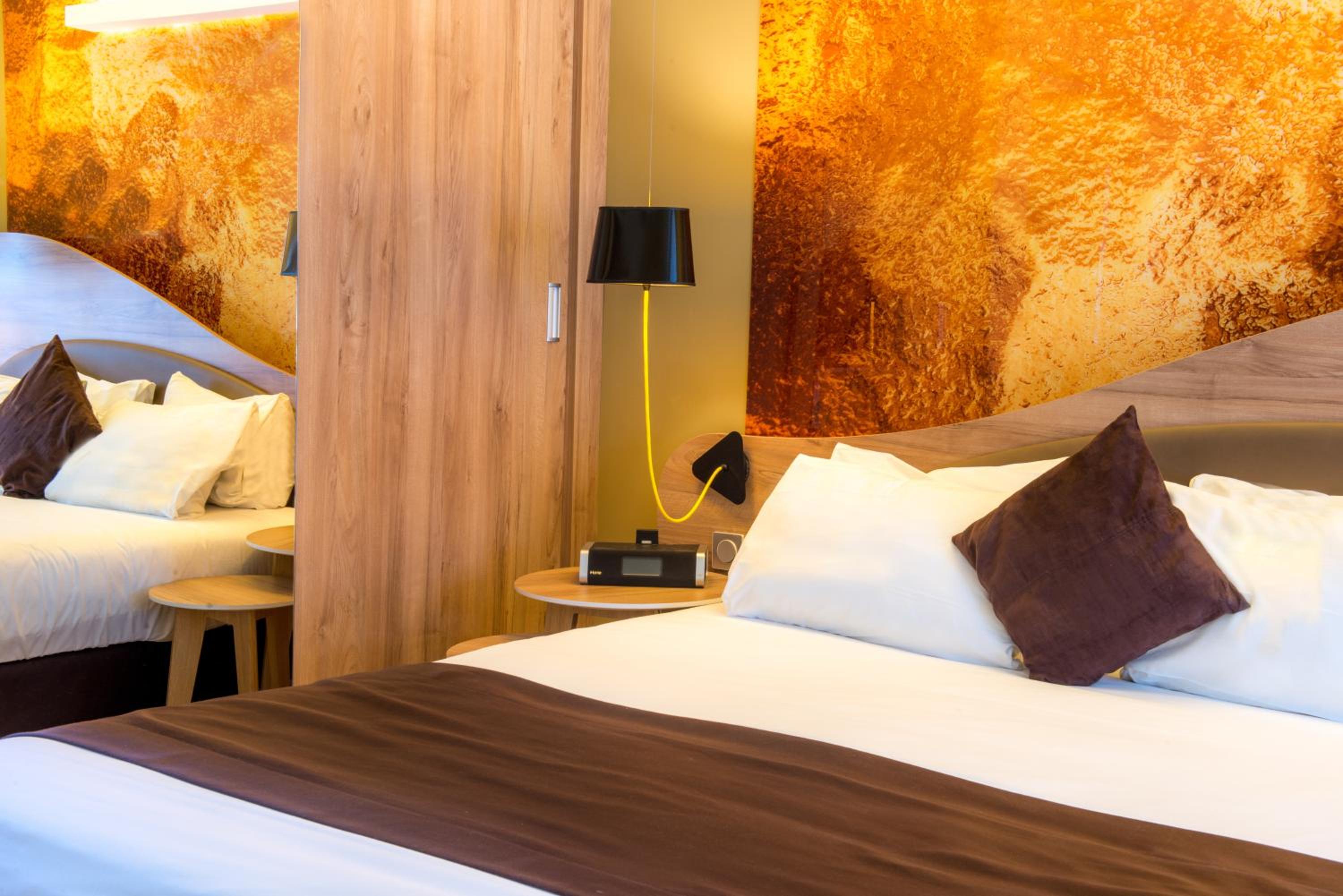 Double Suite - Non-Smoking - Photo 7