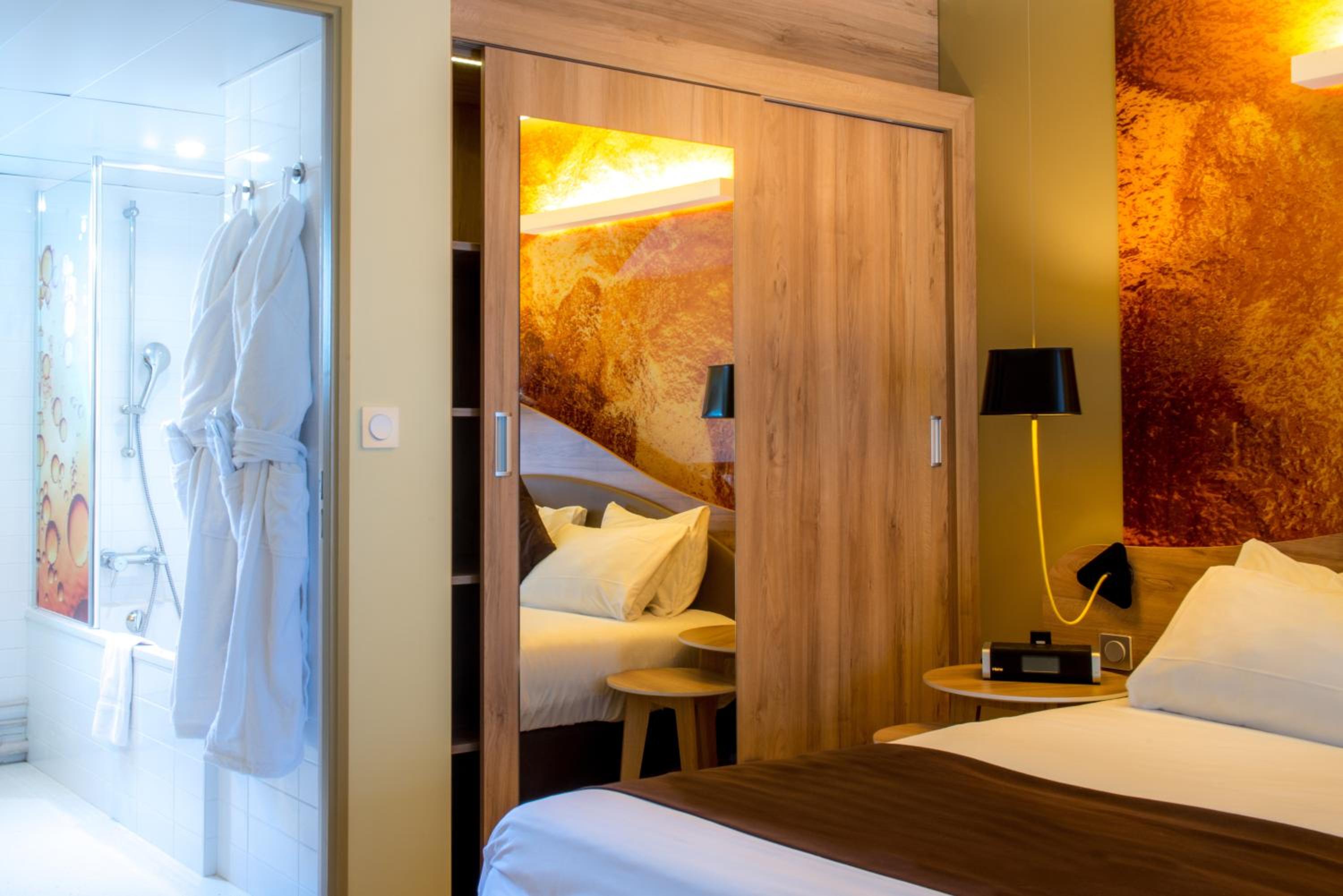 Double Suite - Non-Smoking - Photo 2