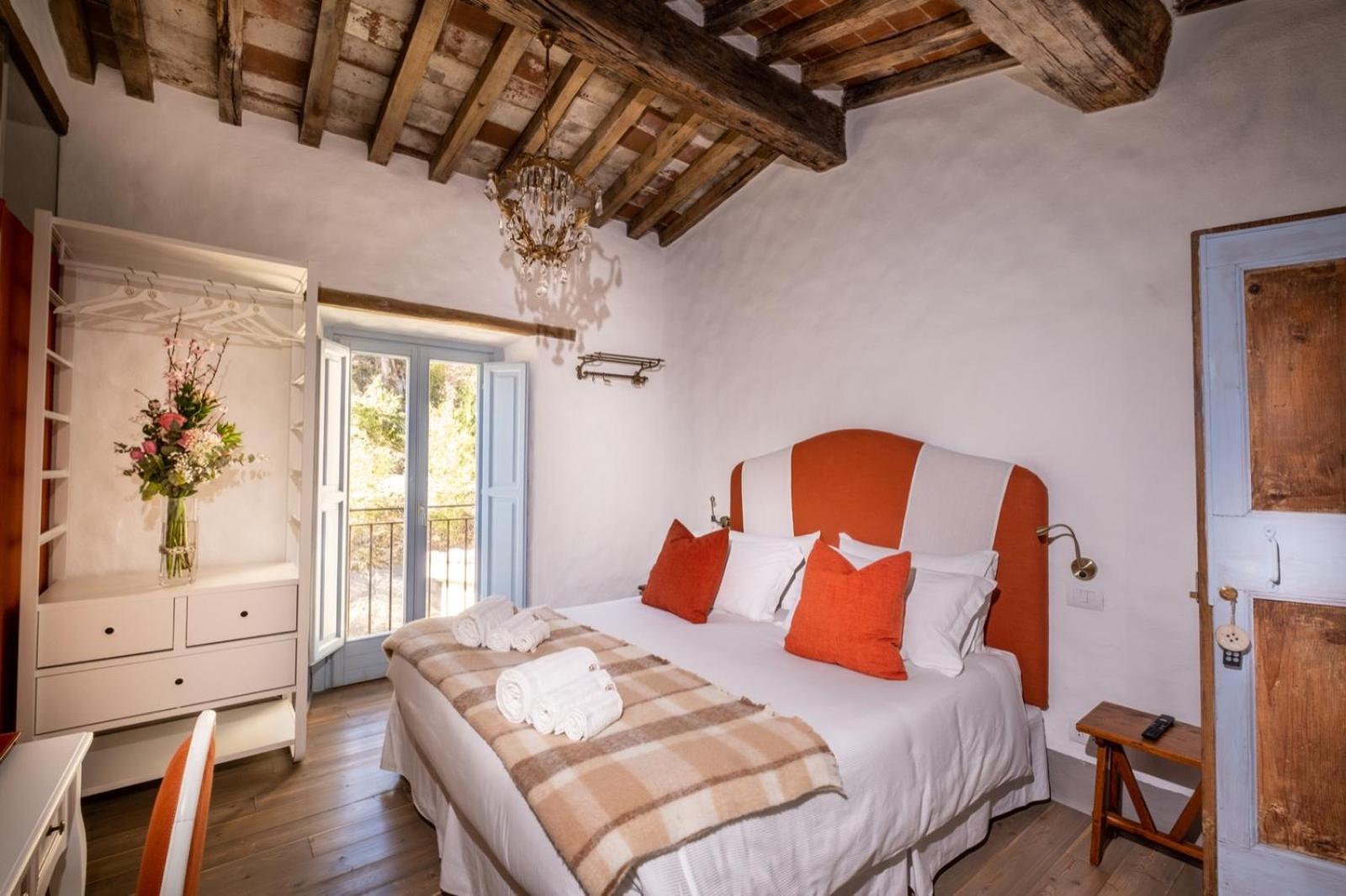 Deluxe Double Room with Extra Bed photo 2