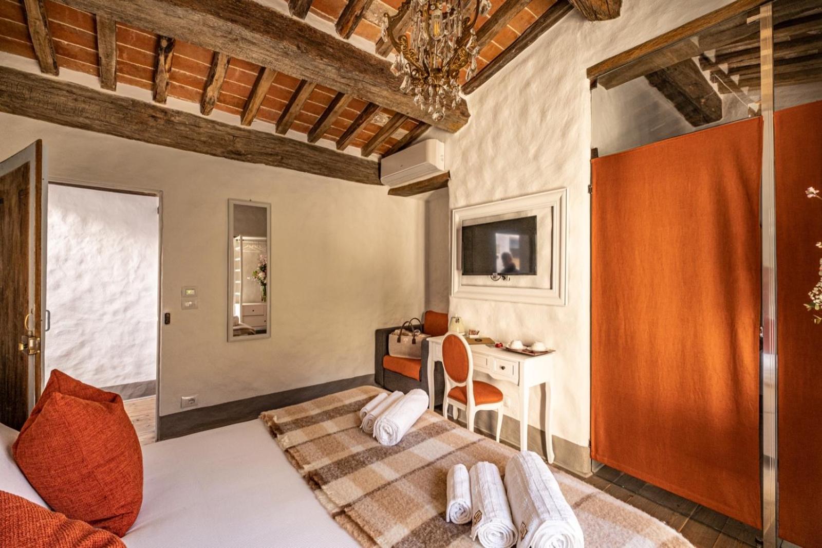 Deluxe Double Room with Extra Bed photo 3
