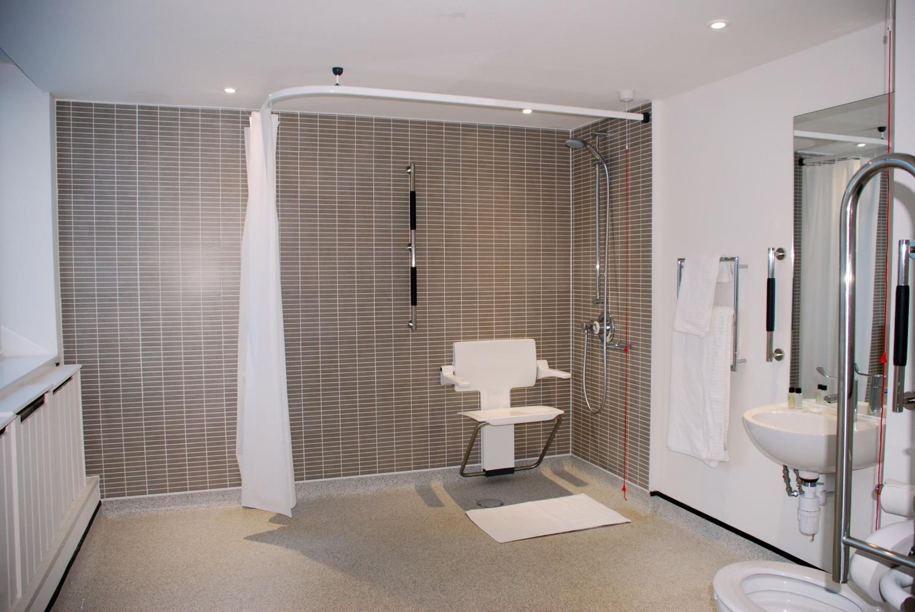 Standard Double Room - Disability Access photo 3