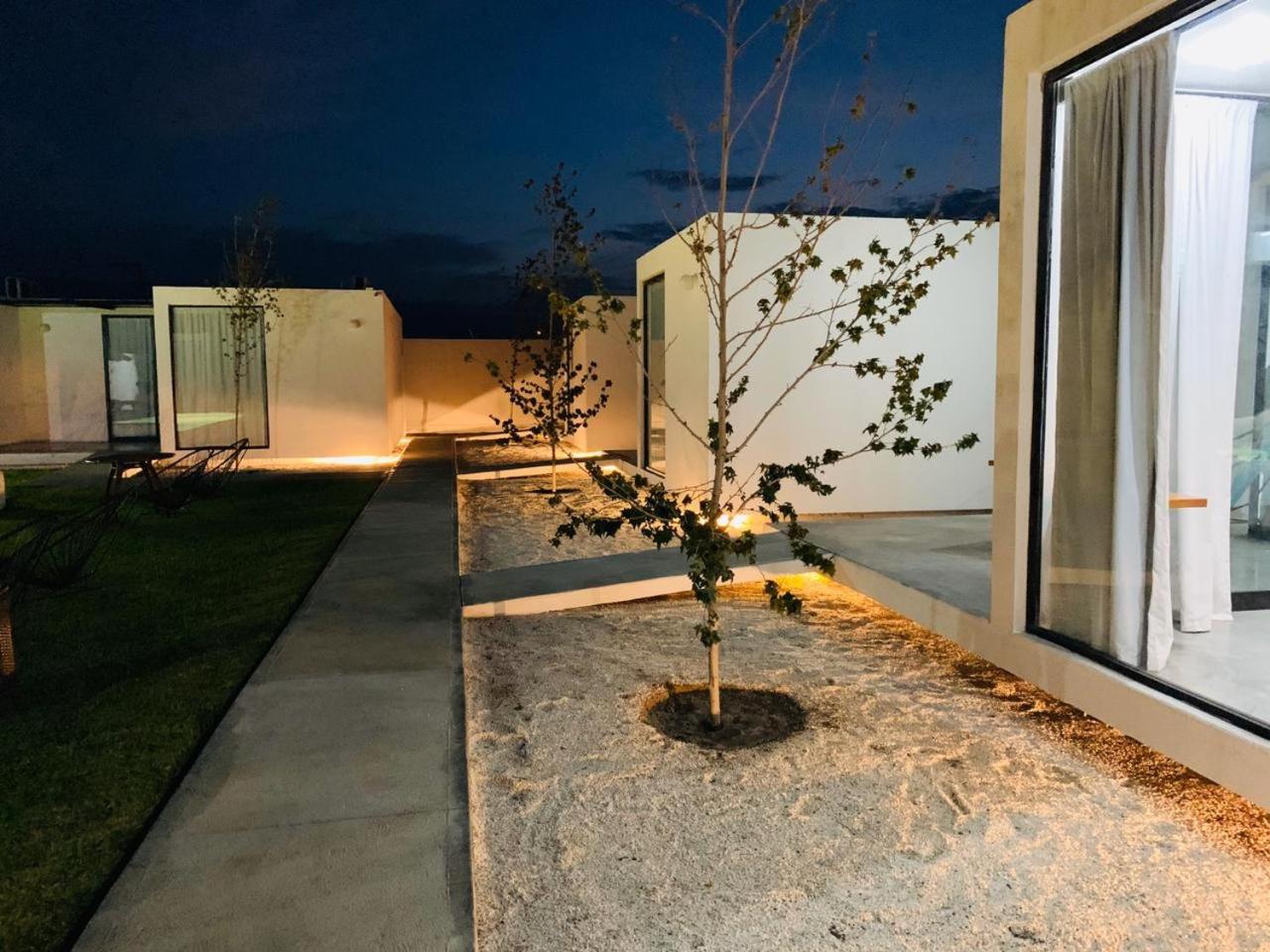 Apartment with Terrace - Photo 2