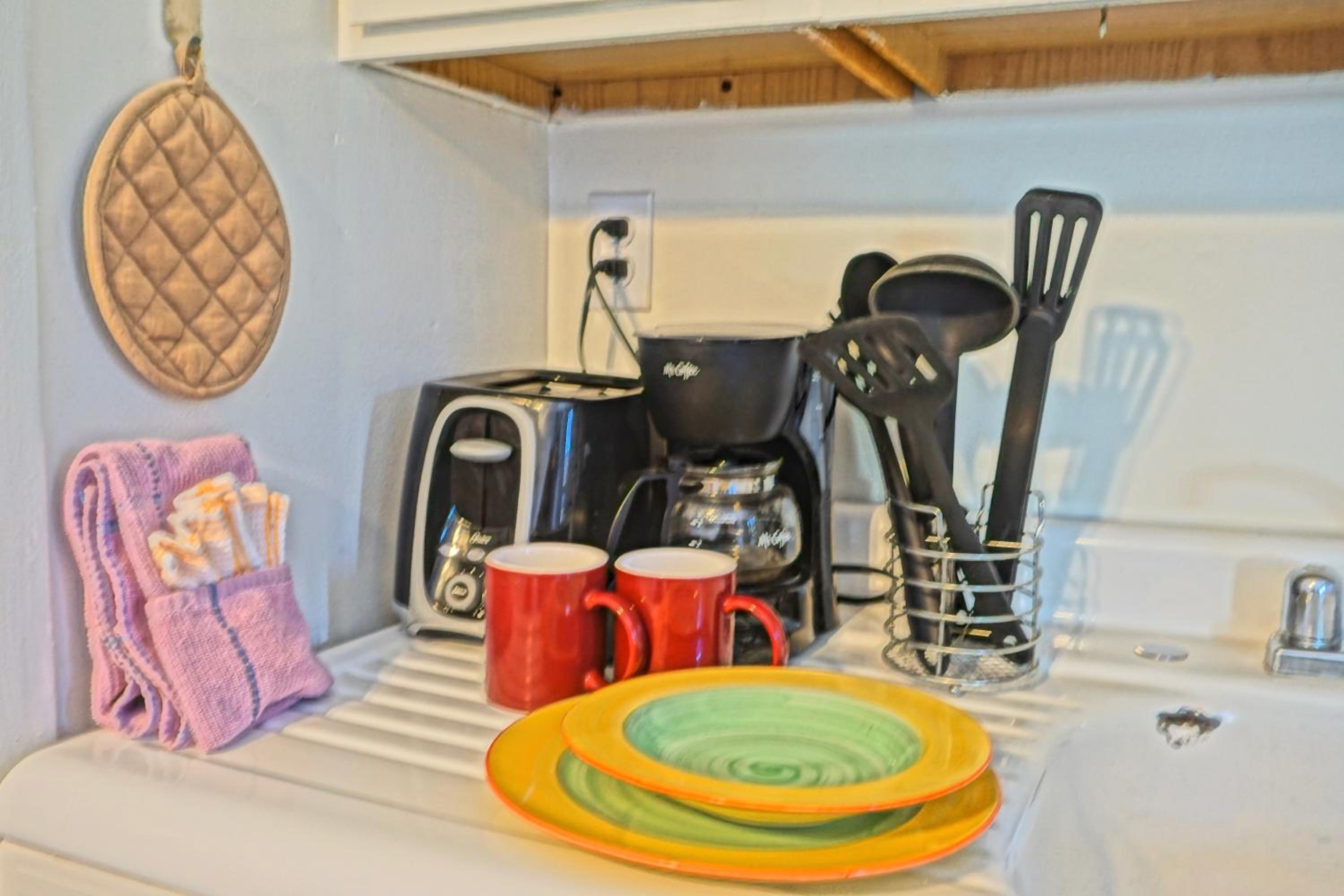 Two Queen Room with Kitchen  photo 3
