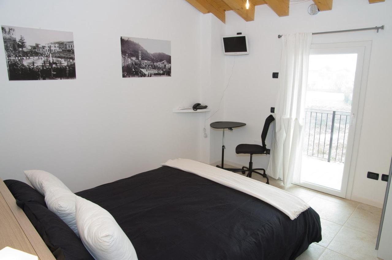 Double Room - Photo 2