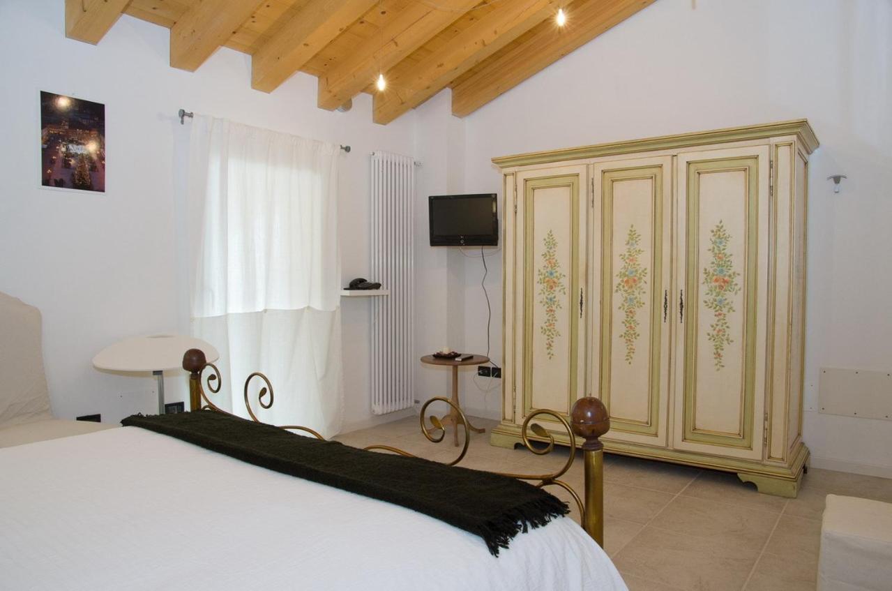 Double Room - Photo 6