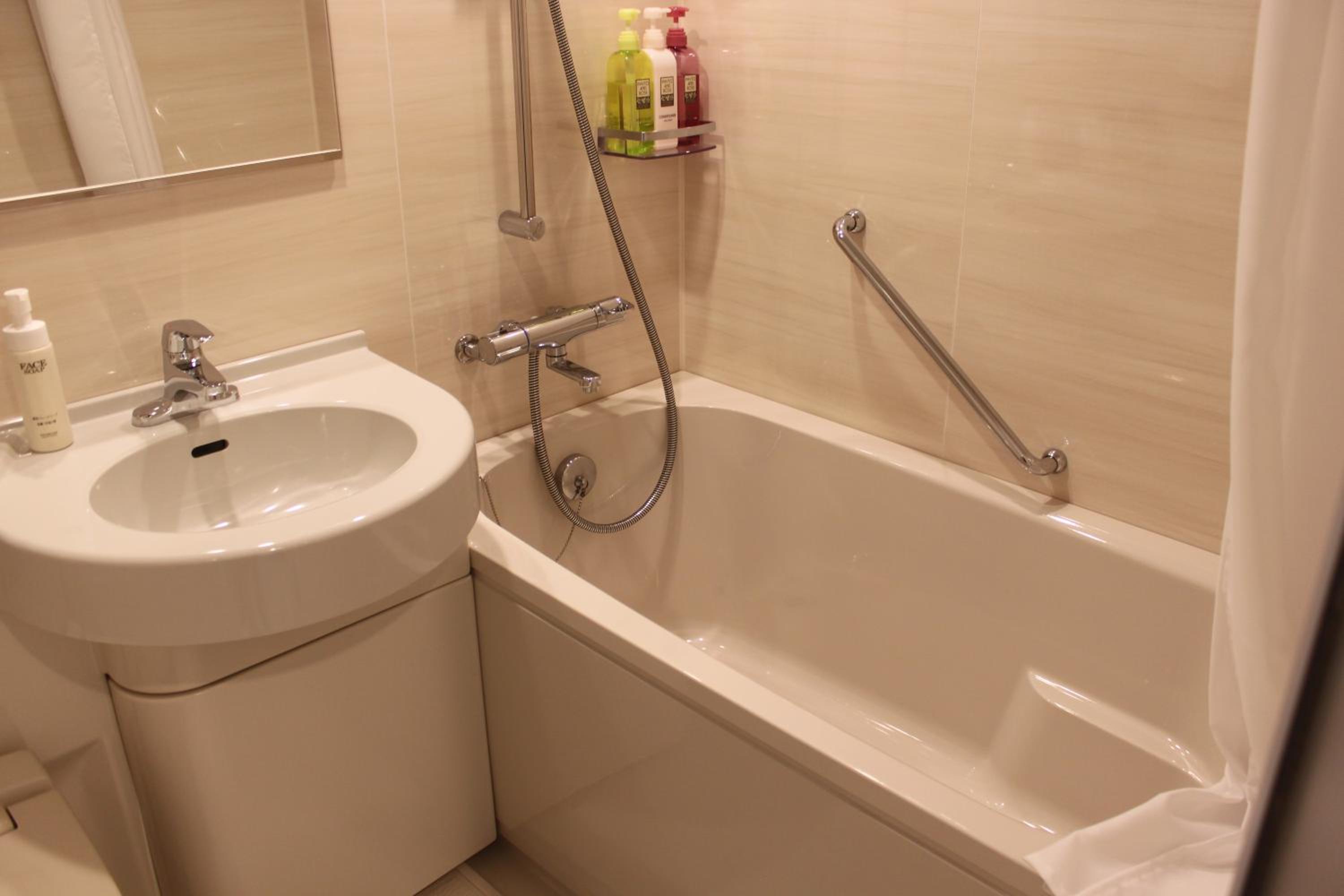 Twin Room - Non Smoking - Photo 3
