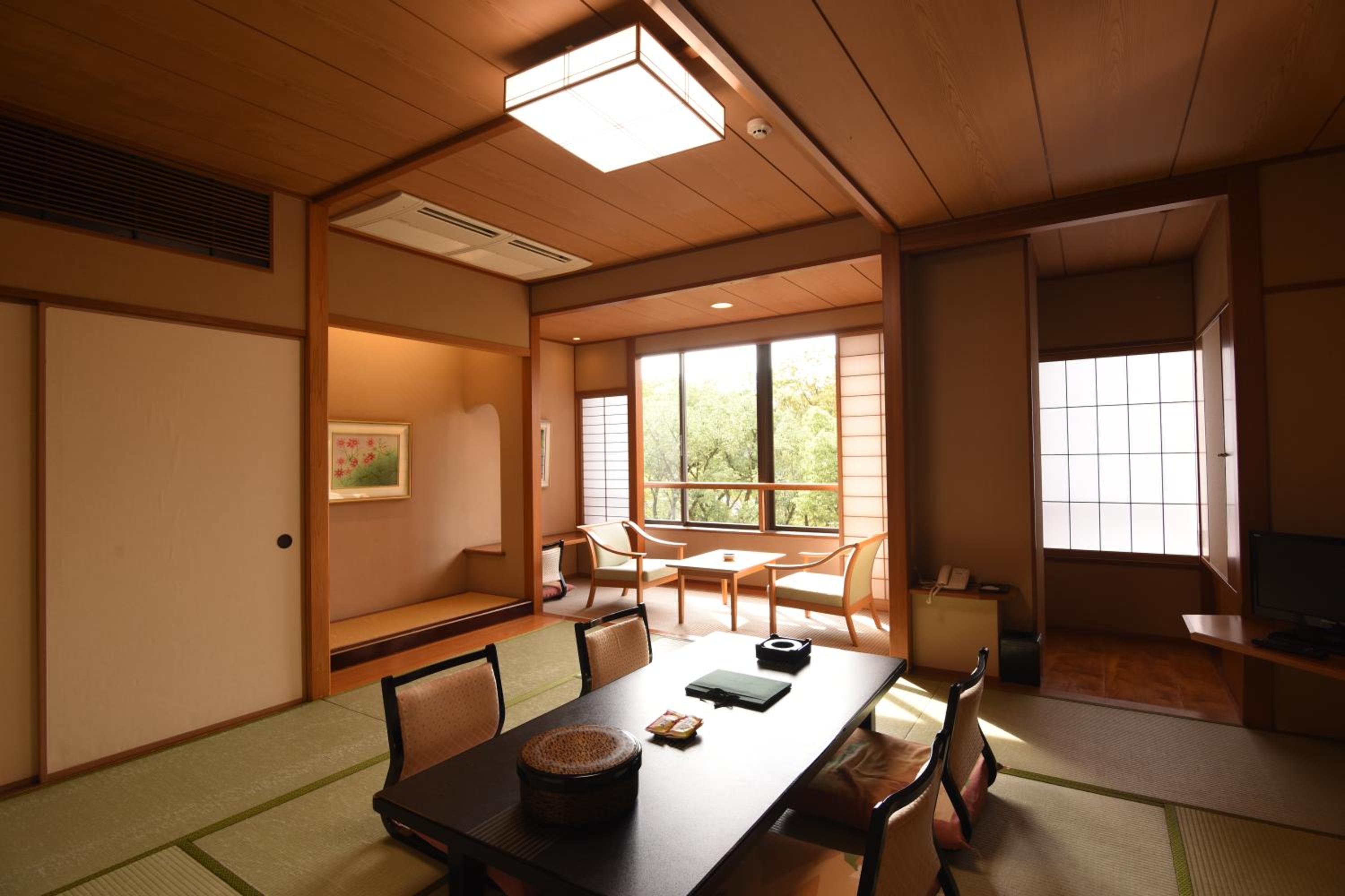 Japanese-Style Room thumbnail 5