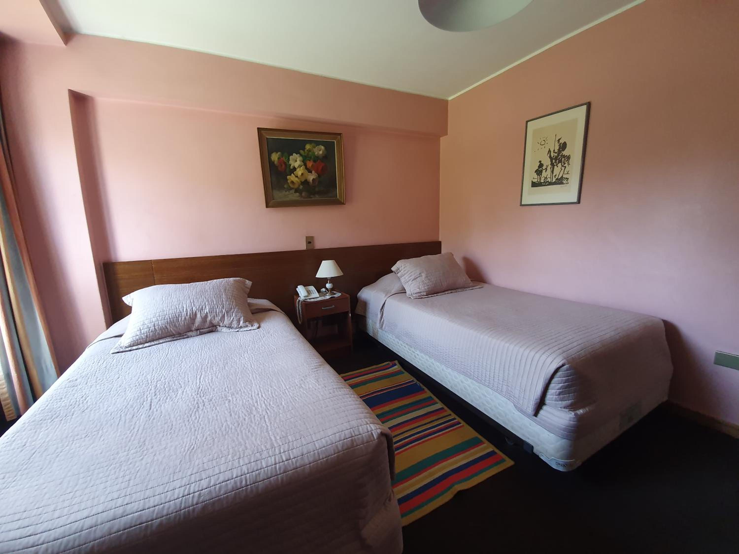 Standard Twin Room photo 3