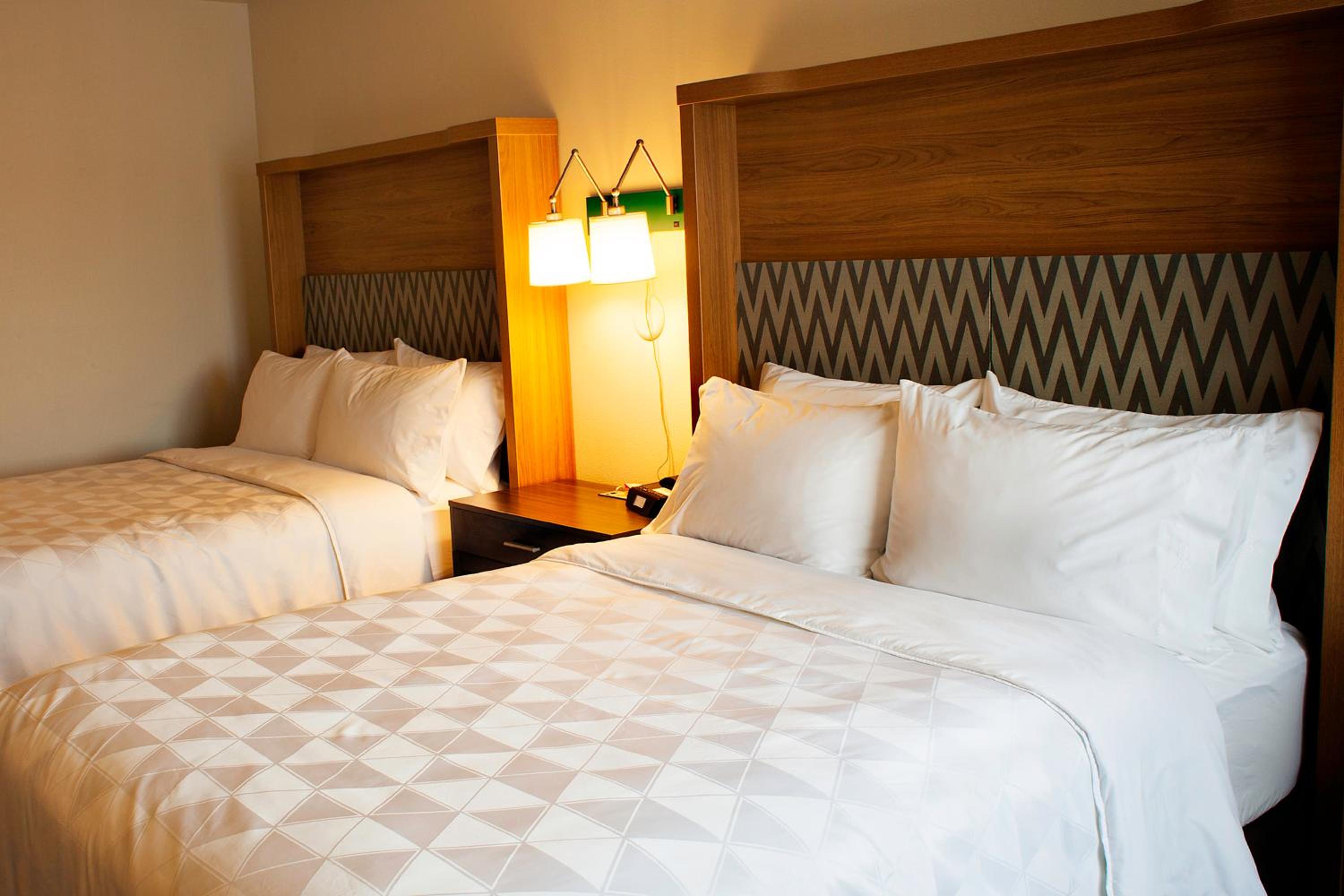Standard Queen Room with Two Queen Beds - Photo 1