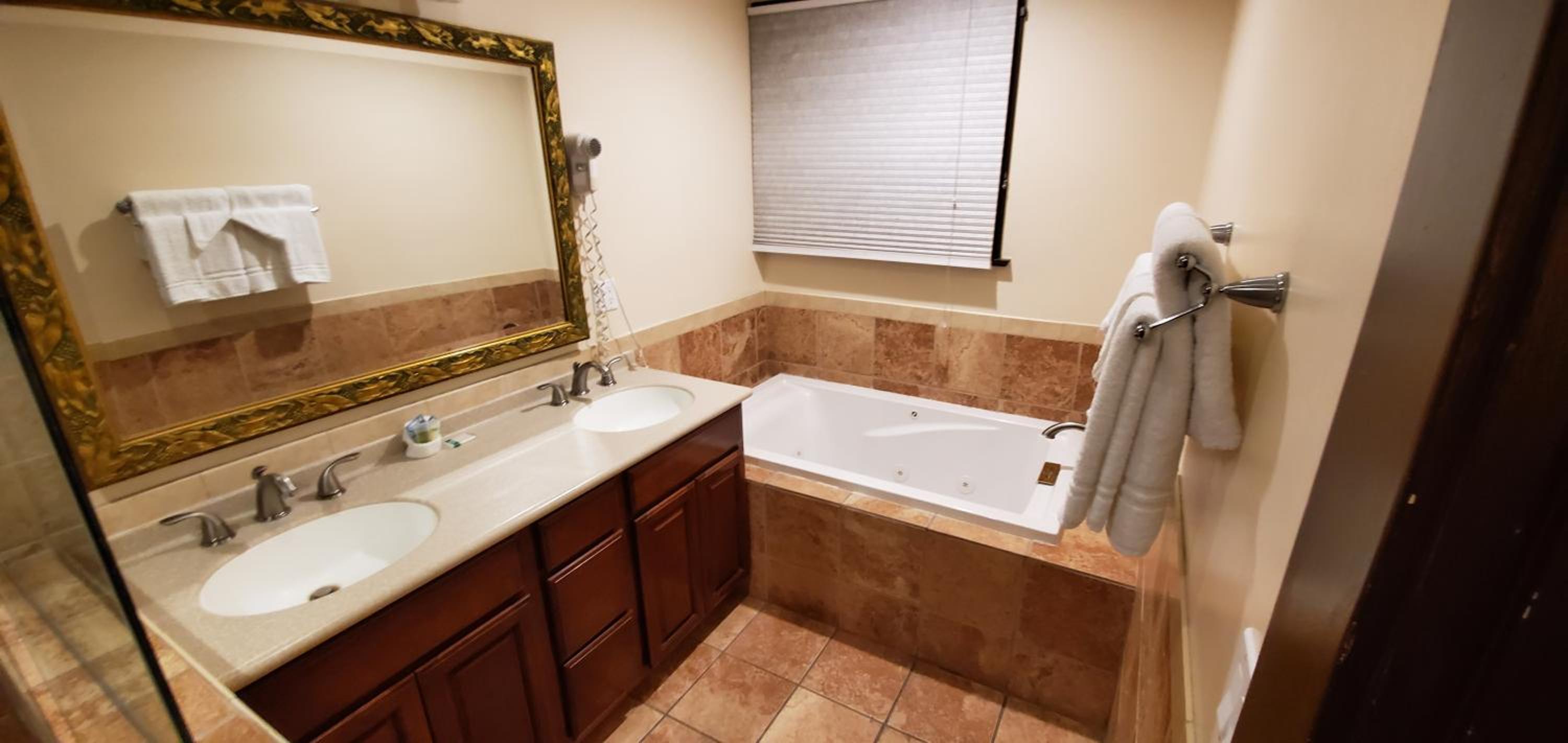 King Room with Spa Bath photo 3