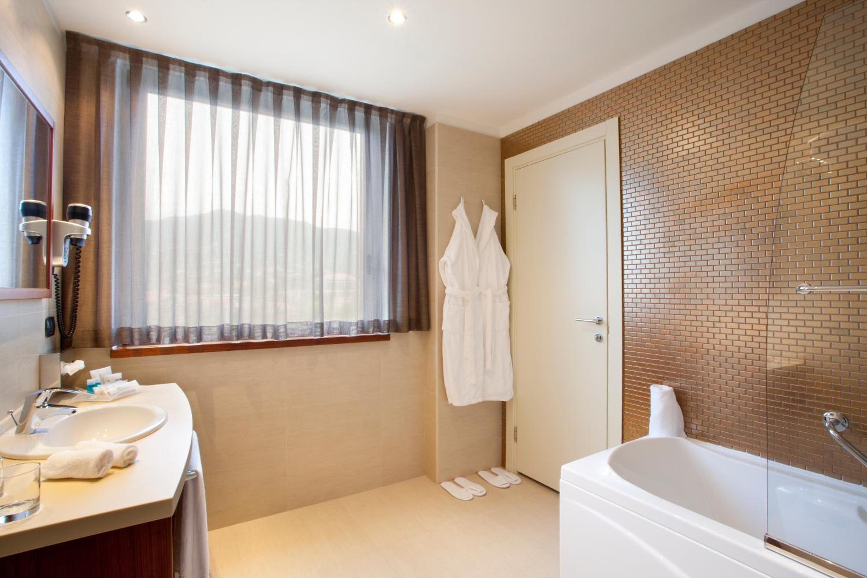 Standard Room - Photo 2