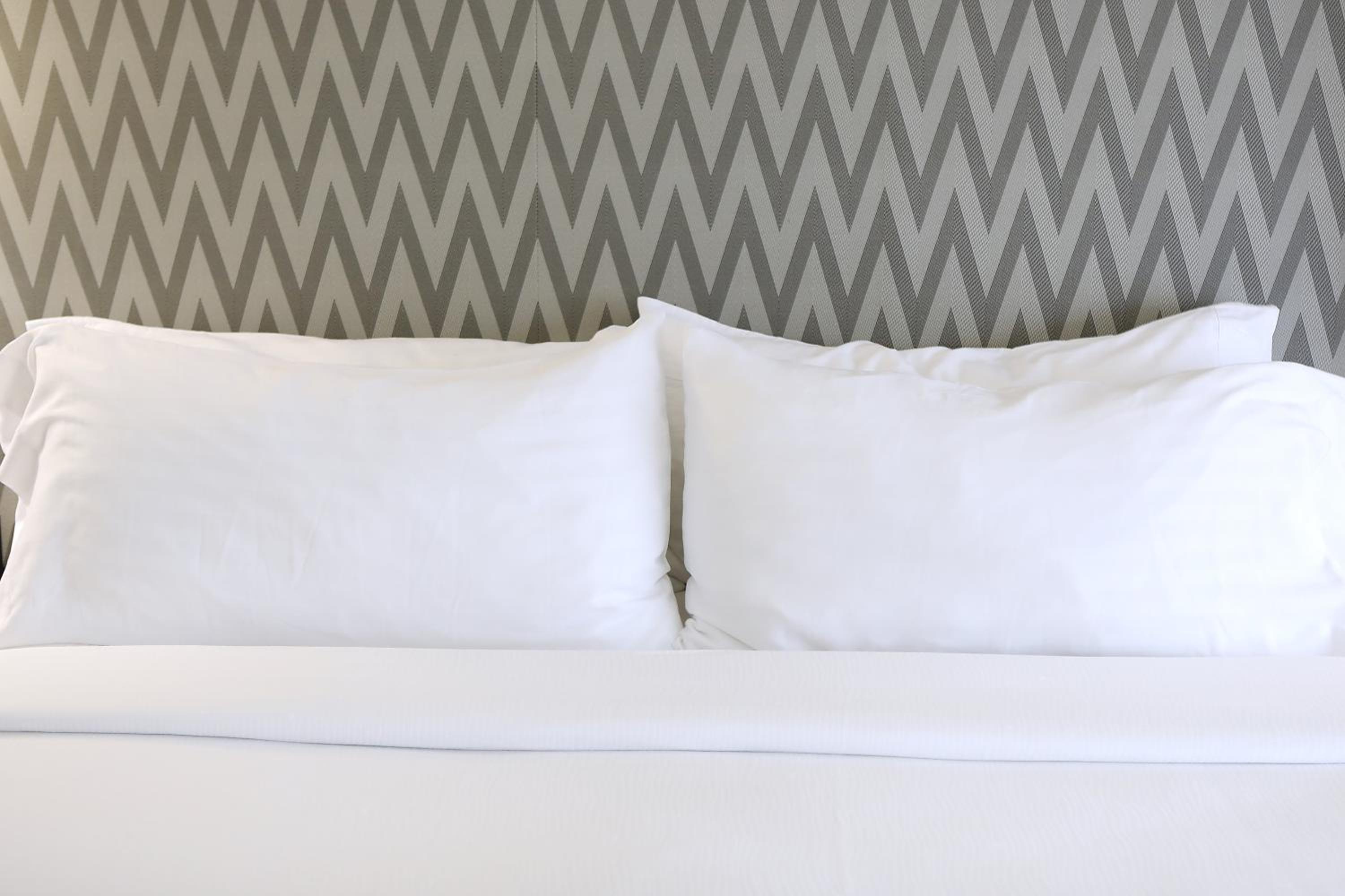 Standard King Room - Photo 6