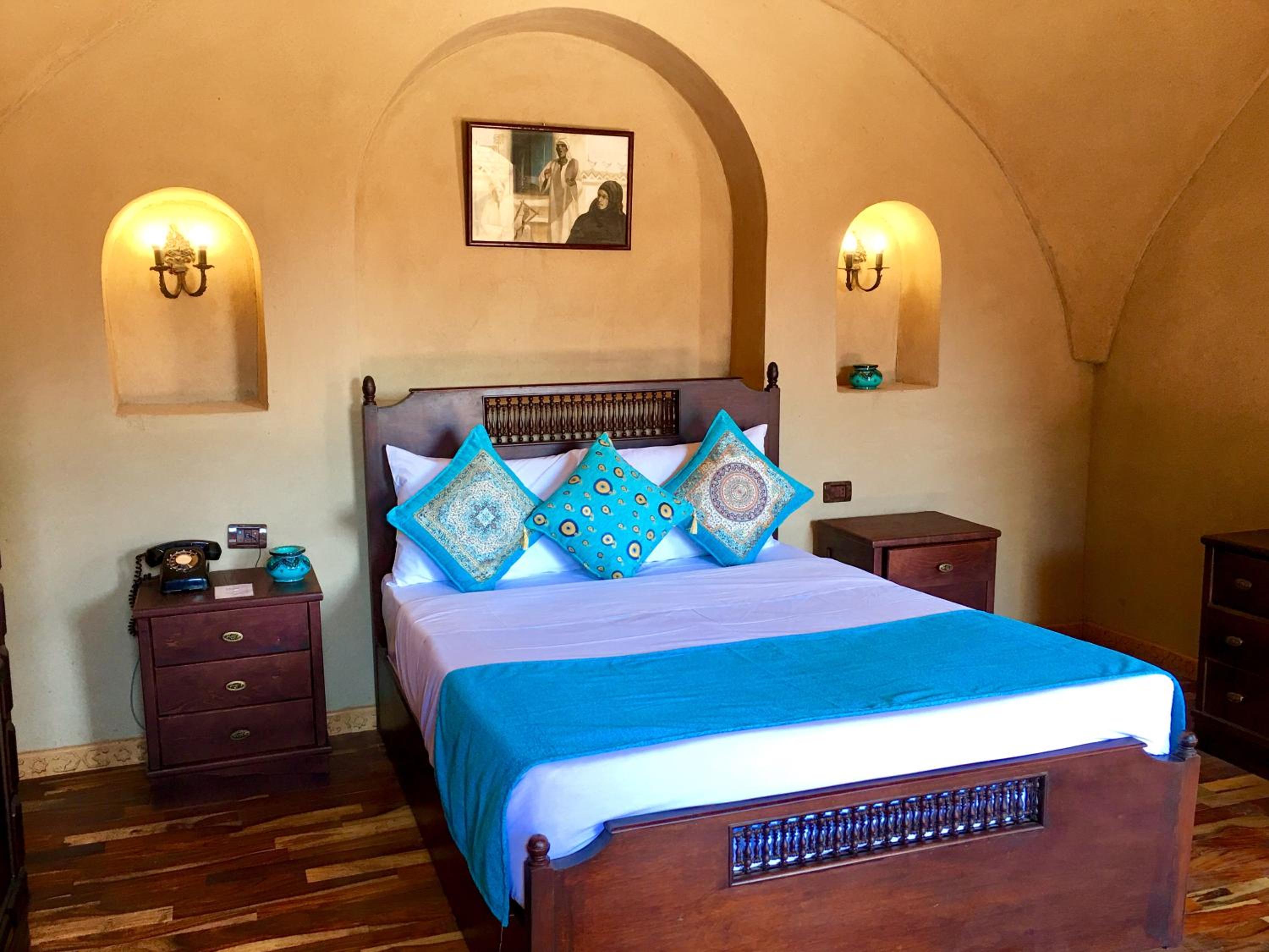 Deluxe Double Room with Bath - Turquoise photo 1