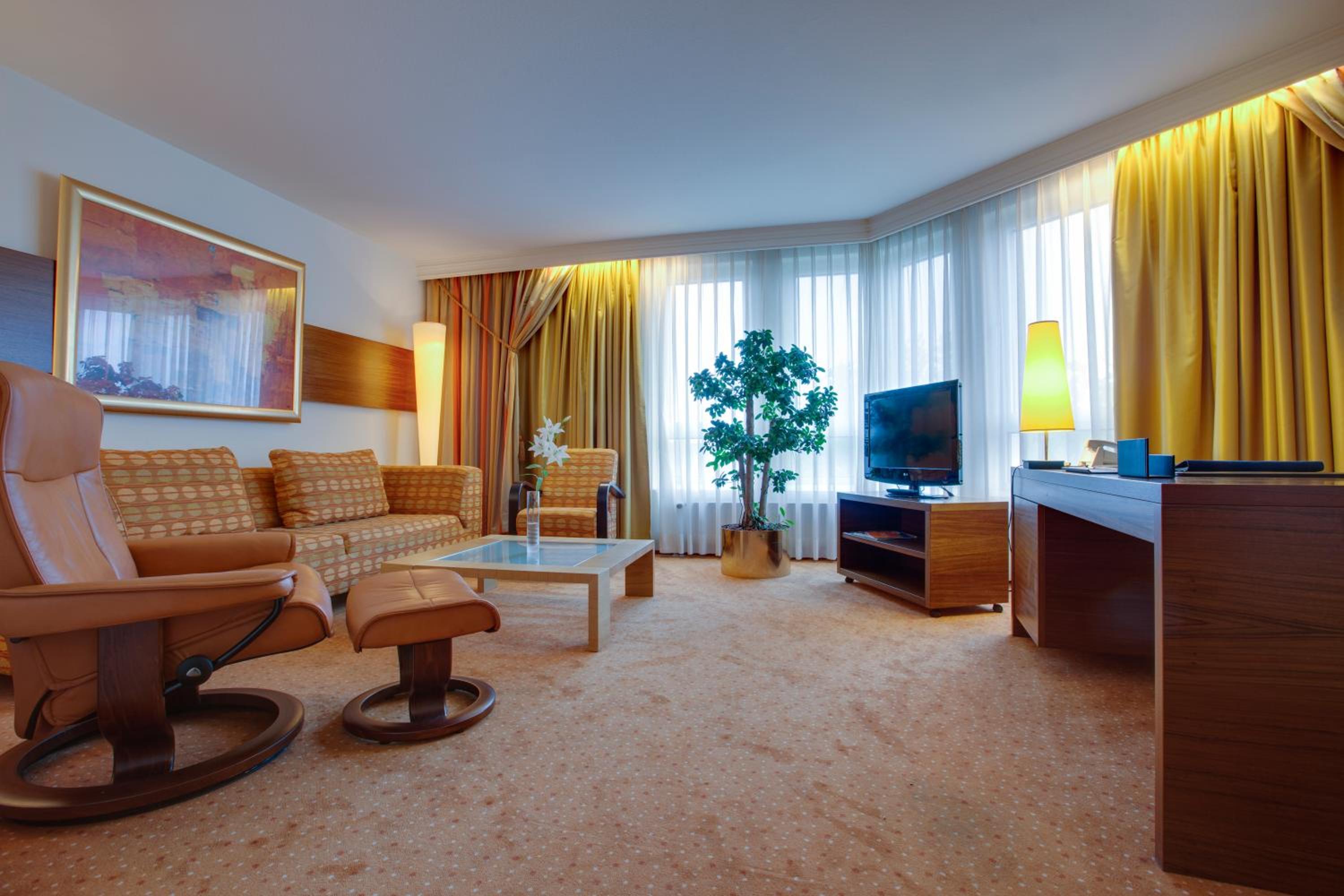 Suite - Photo 6