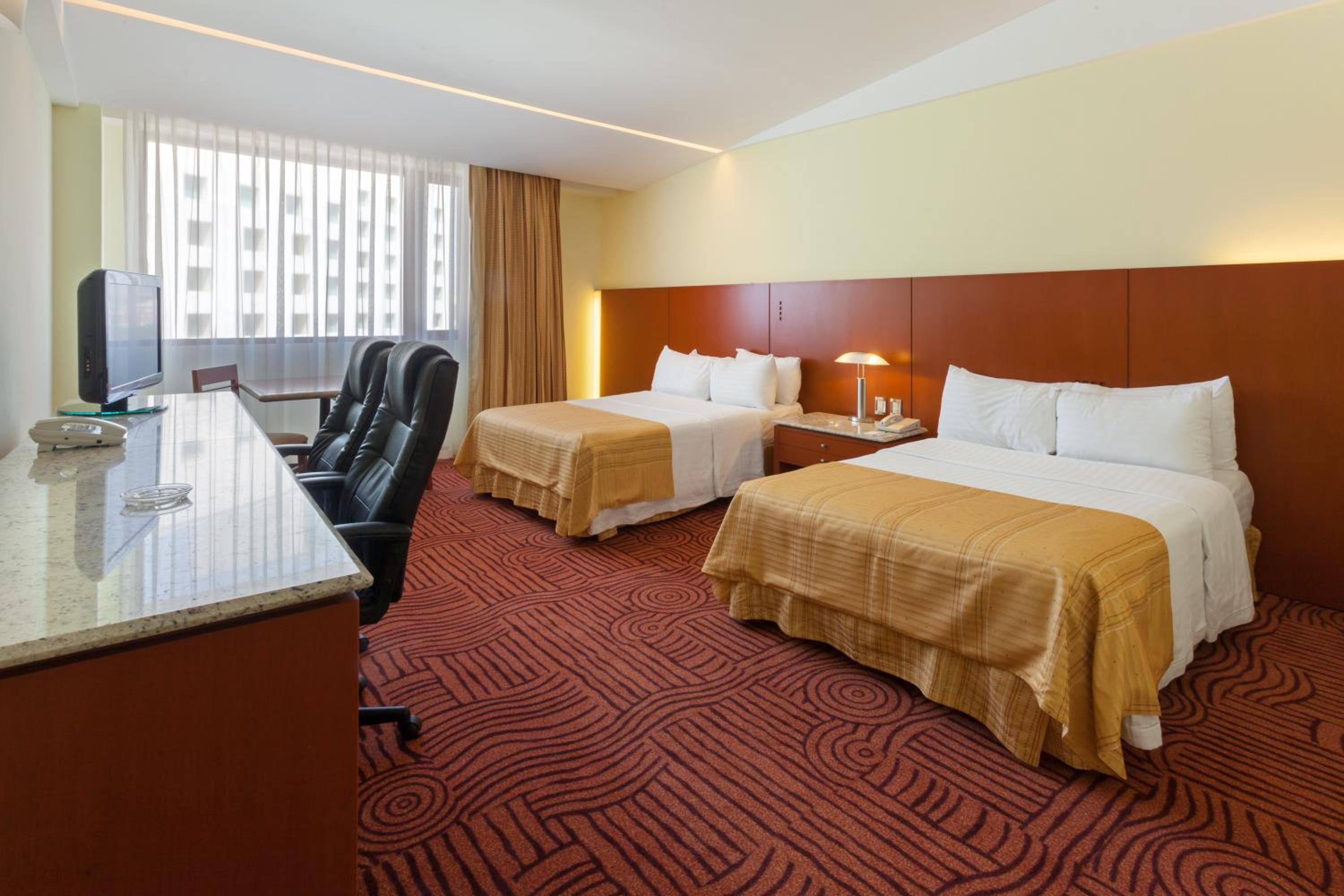 Standard Double Room with Two Double Beds - Disability Access photo 2