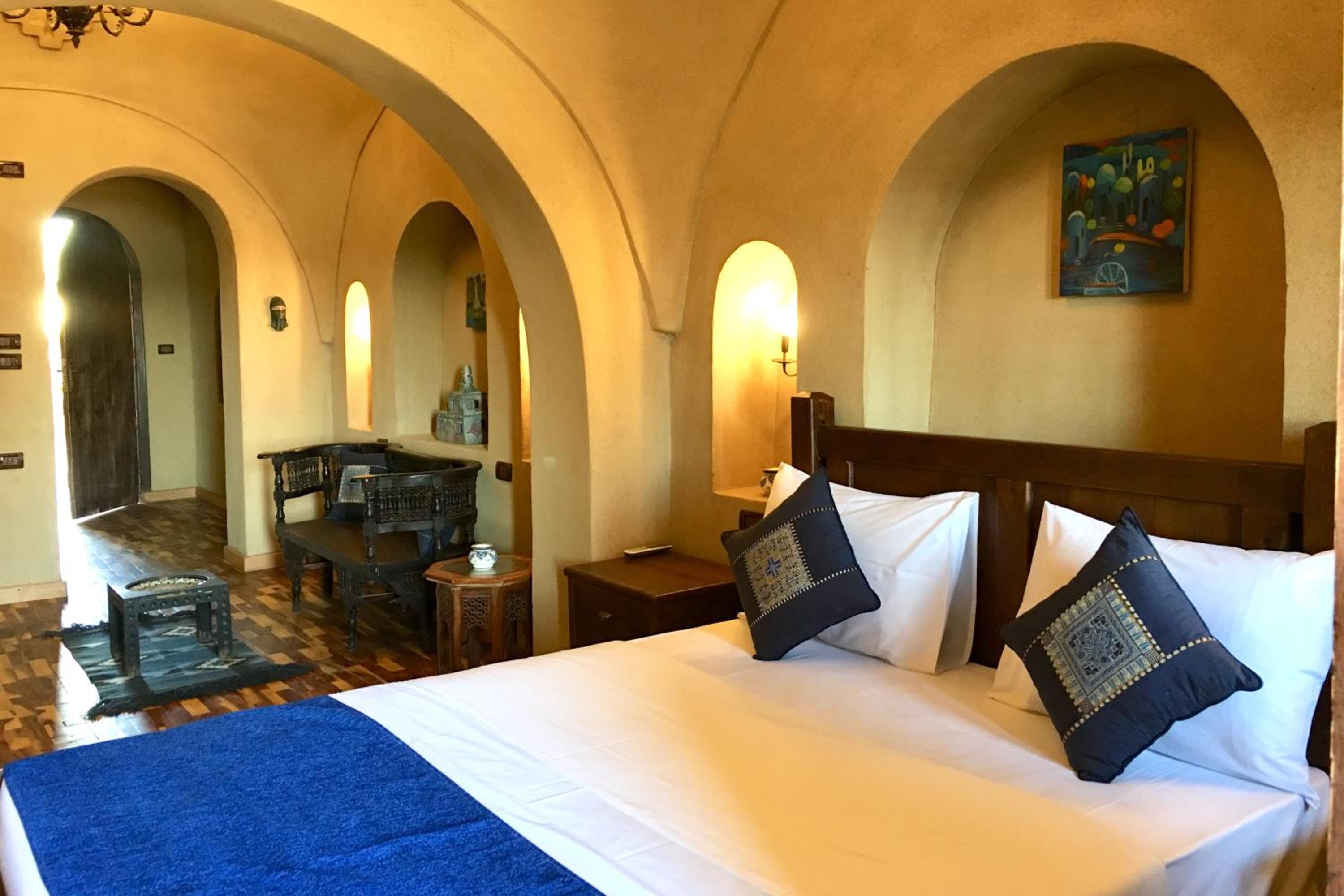 Queen Room with Balcony - Sapphire photo 2