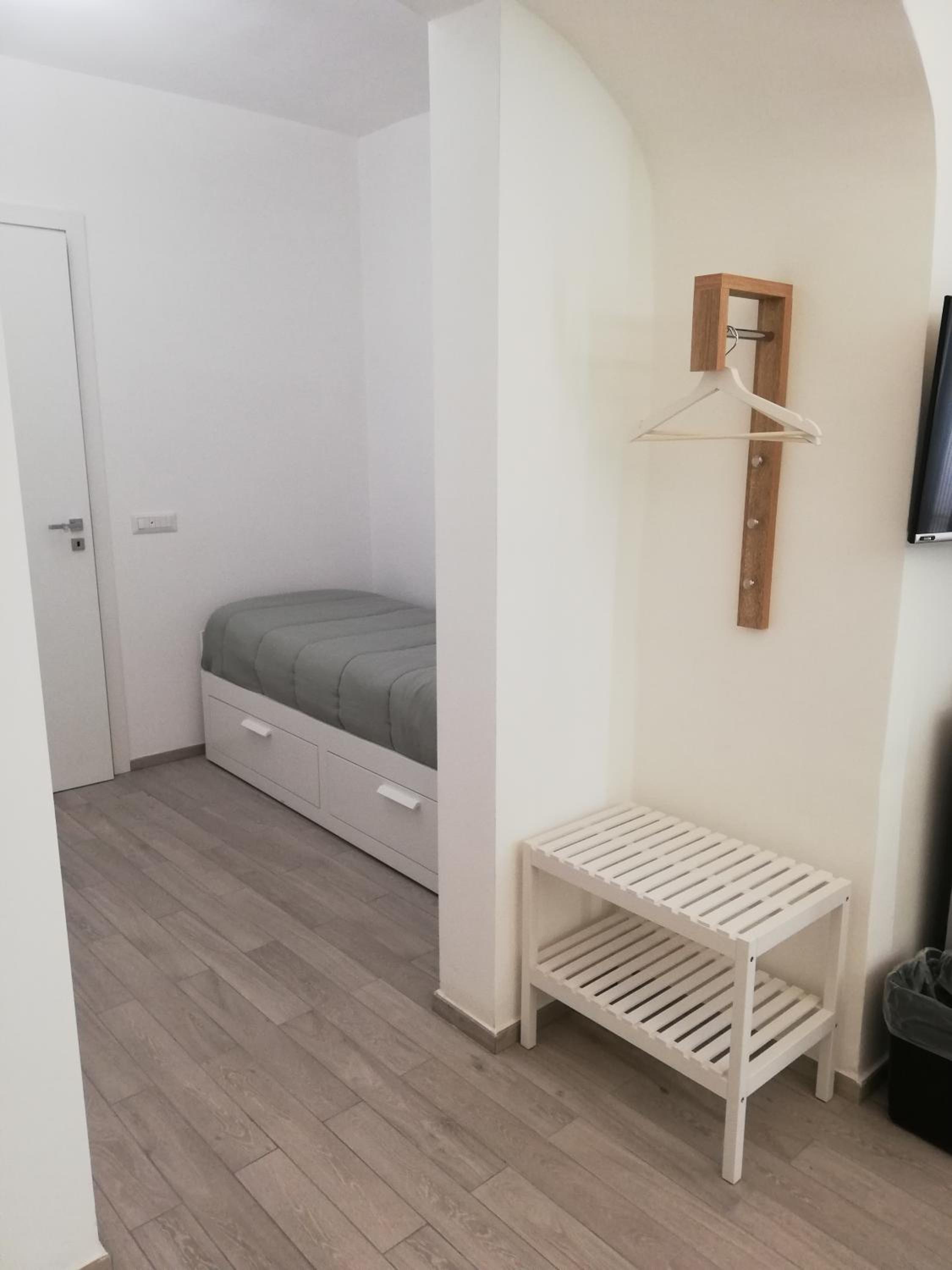 Double Room with Private Bathroom - Photo 4