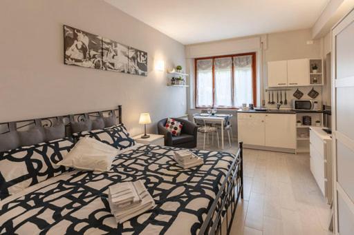 One-Bedroom Apartment - Photo 3