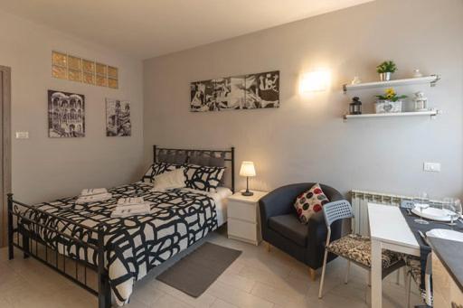 One-Bedroom Apartment - Photo 14