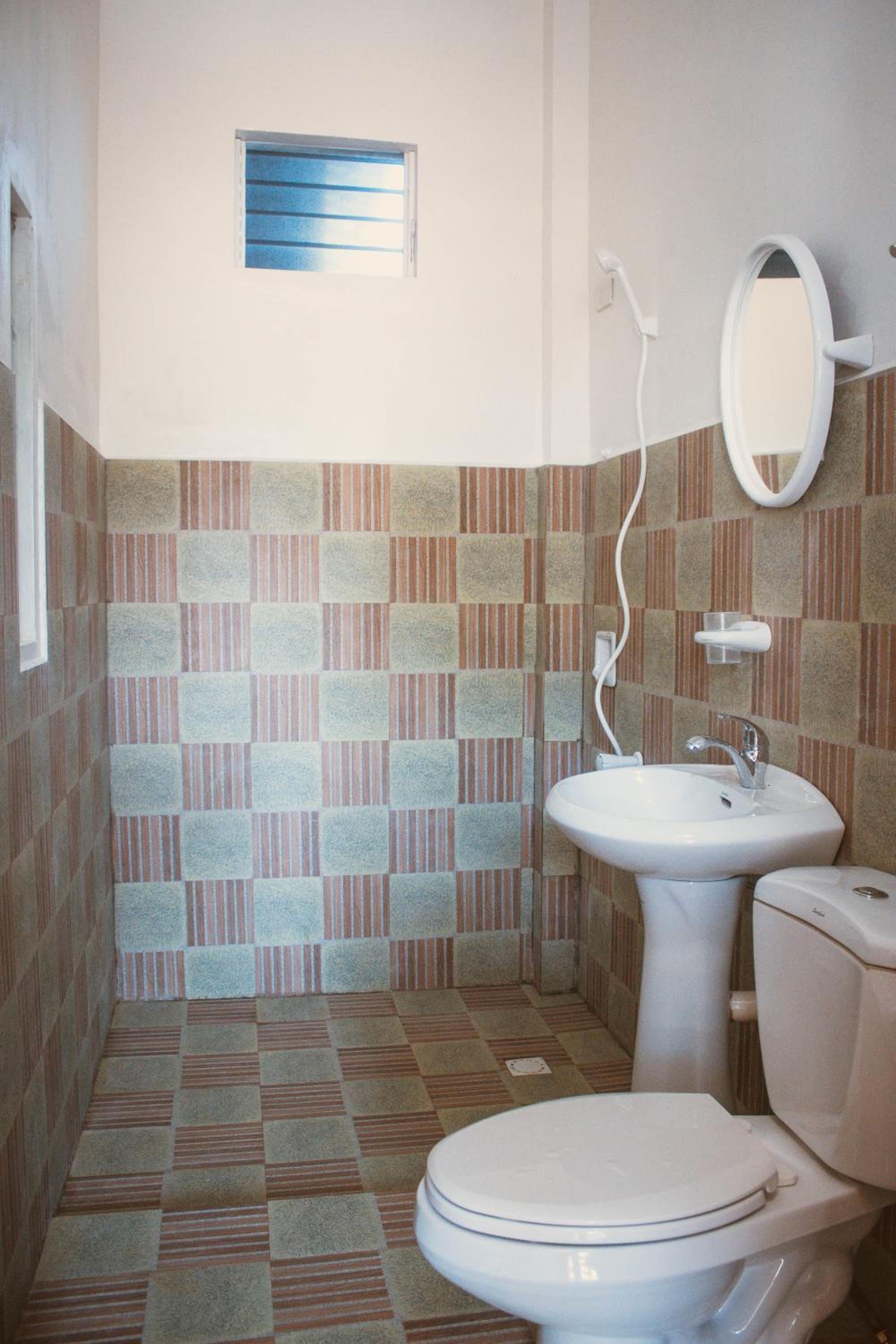 Deluxe Double Room with Balcony - Photo 8