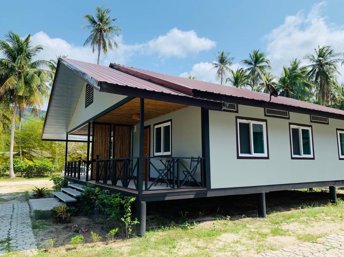 Deluxe Double Room with Side Sea View photo 1
