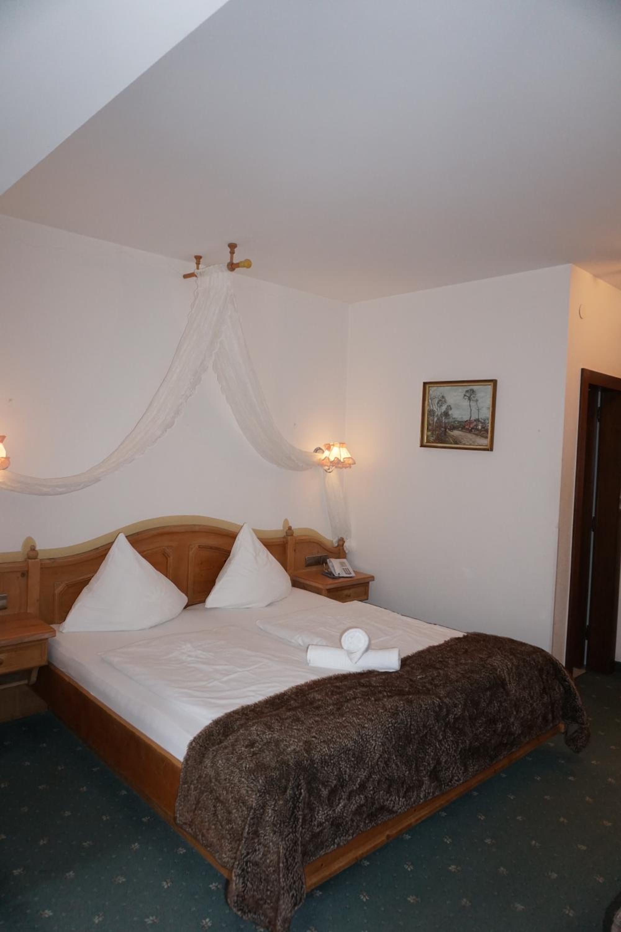 Economy Double or Twin Room photo 3