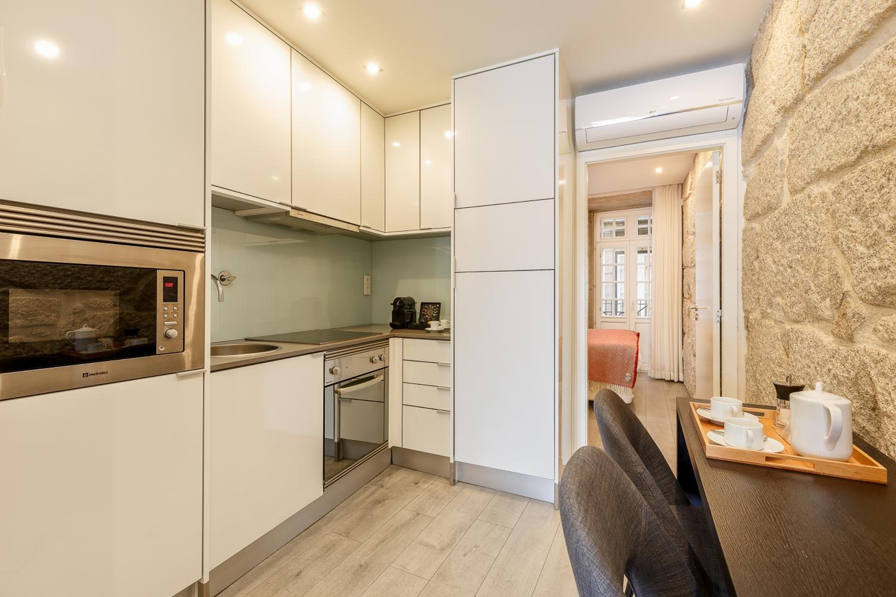 One-Bedroom Apartment with Balcony and River View - First Floor photo 3
